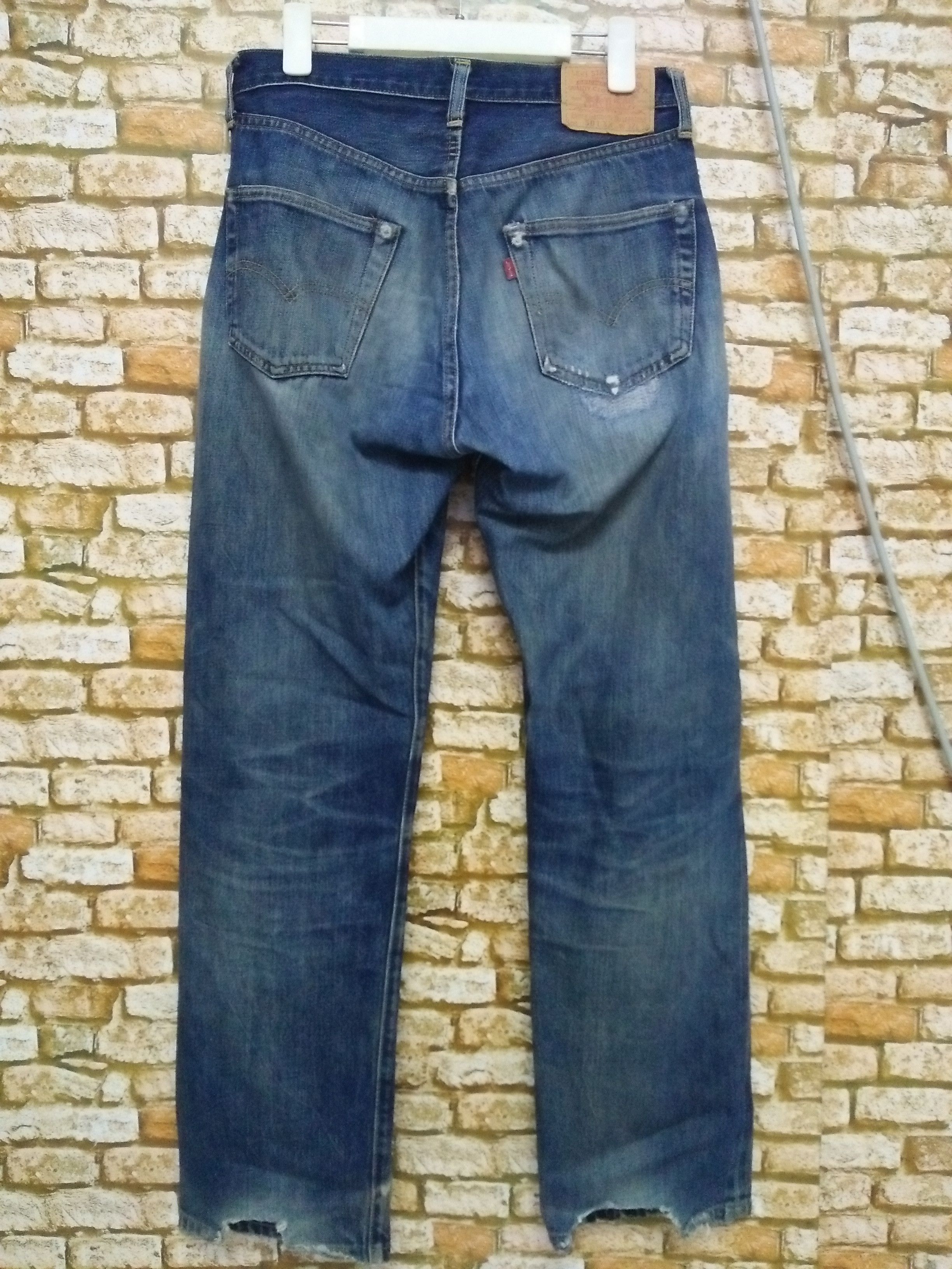 Levi's 90s LEVIS 501XX BIG E DISTRESSED SELVEDGE 555 USA (B102) Size US 30 / EU 46 - 7 Thumbnail