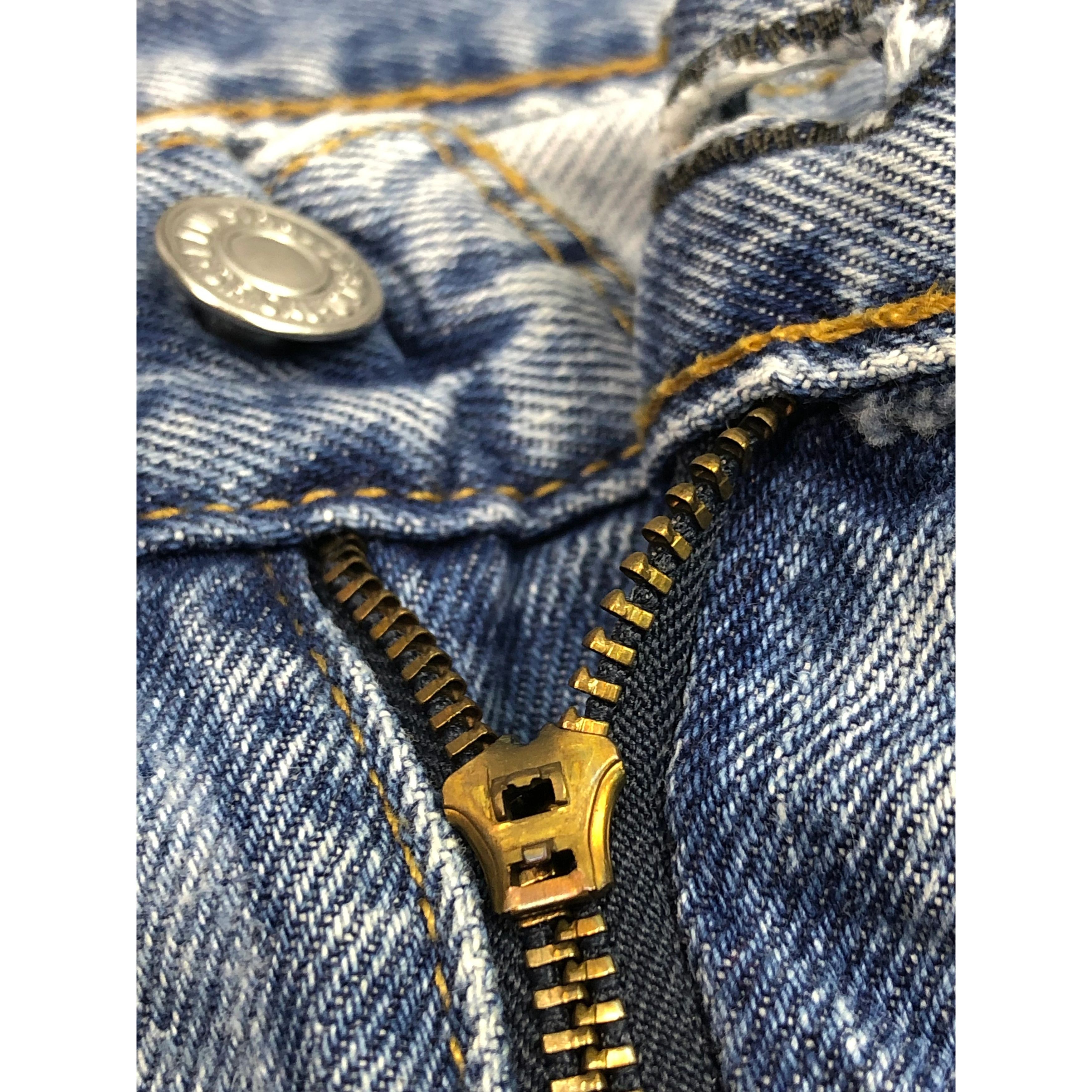 Levi's Vintage Levis 505 Jeans Lightwash DP0539 Size US 39 - 7 Thumbnail
