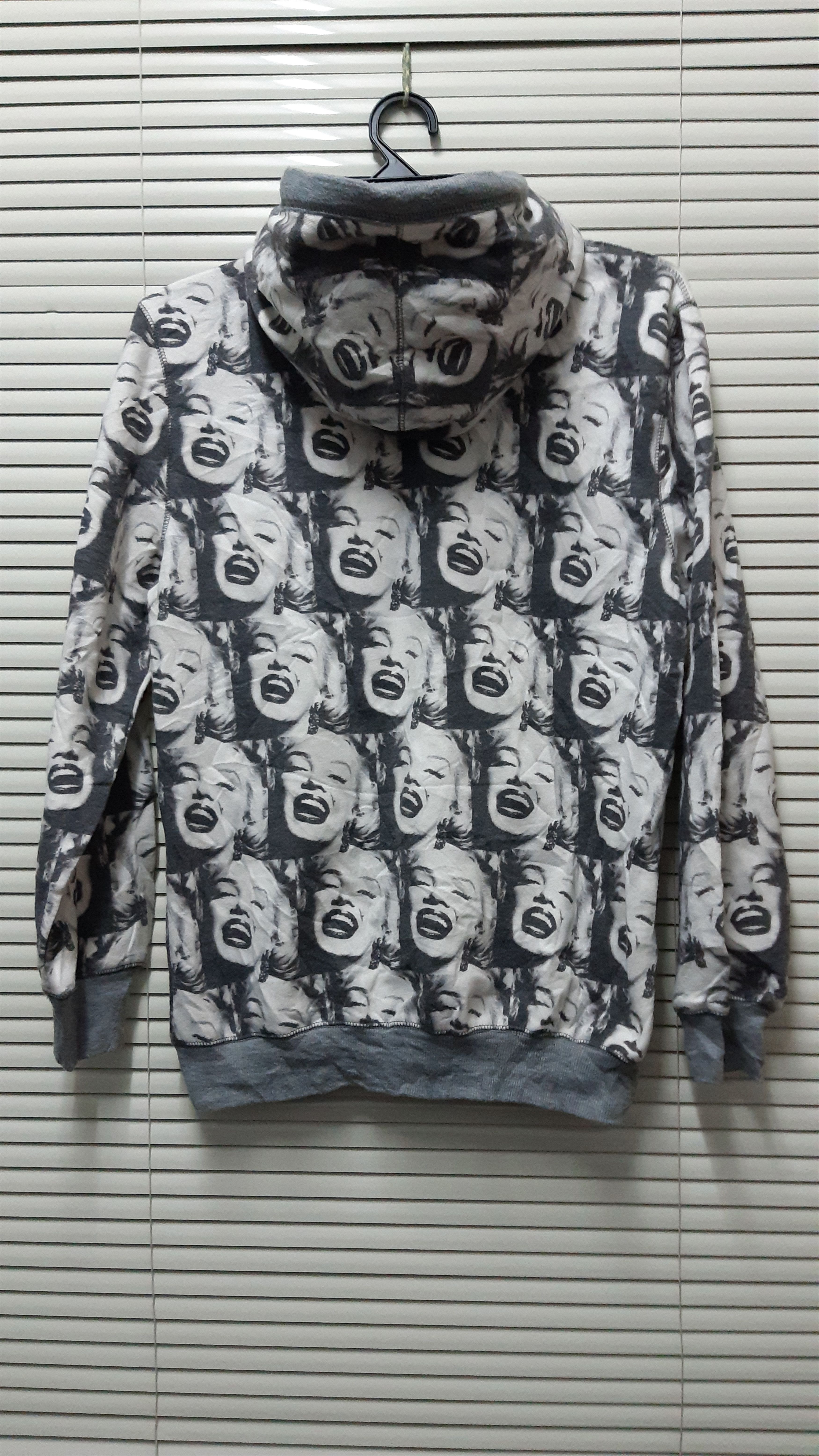 Japanese Brand VINTAGE MARILYN MONROE FULL PRINT PULLOVER HOODIES Size US M / EU 48-50 / 2 - 2 Thumbnail