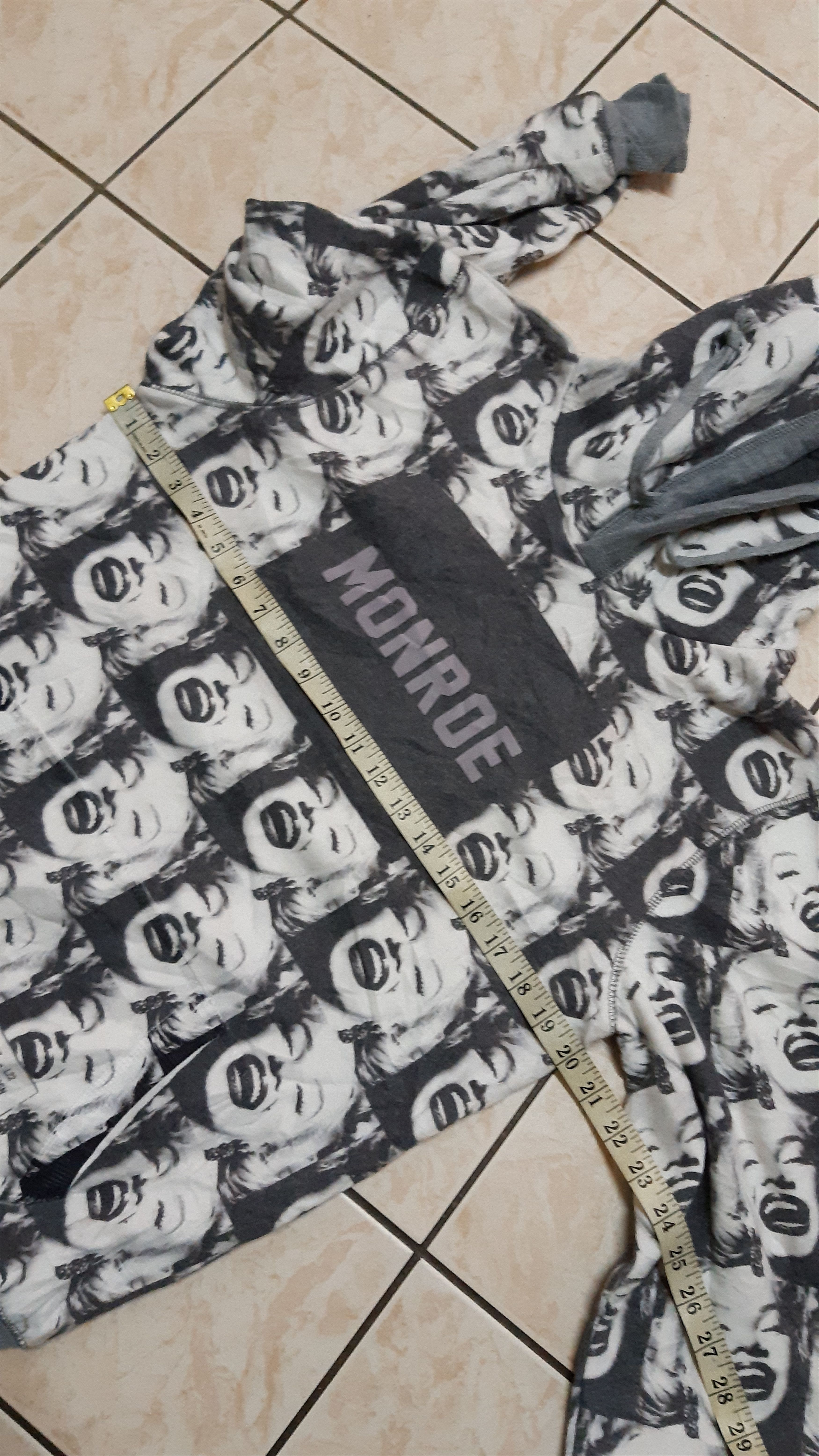 Japanese Brand VINTAGE MARILYN MONROE FULL PRINT PULLOVER HOODIES Size US M / EU 48-50 / 2 - 5 Thumbnail