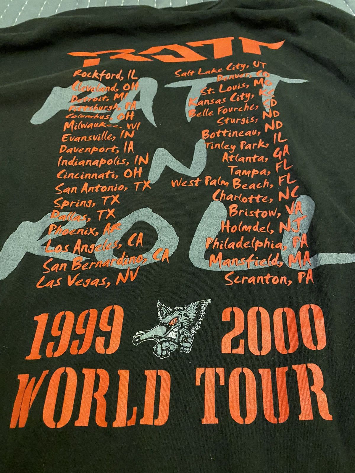 Vintage VINTAGE 1999 RATT WORLD TOUR T SHIRT Size US L / EU 52-54 / 3 - 11 Thumbnail
