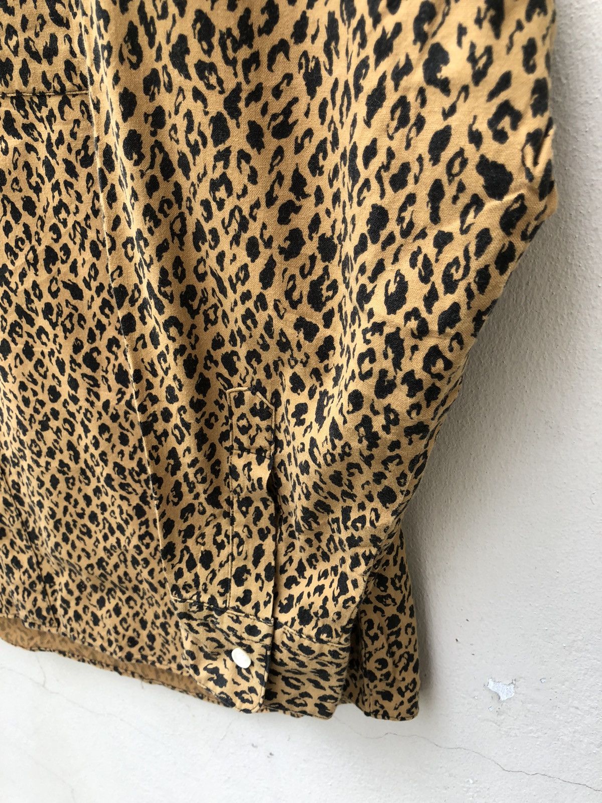 Vintage Vintage 90s A.D. Flavor Made in Japan Leopard Camo Shirt Size US L / EU 52-54 / 3 - 6 Thumbnail