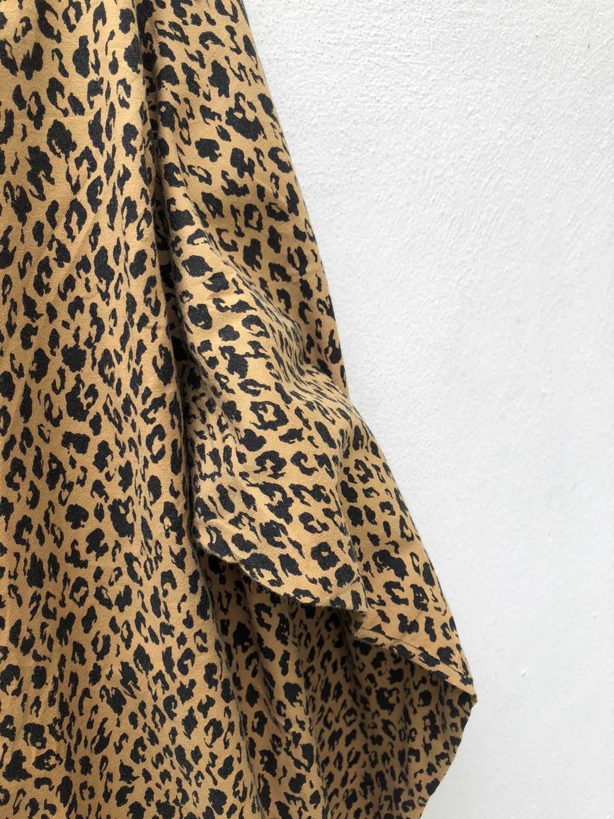 Vintage Vintage 90s A.D. Flavor Made in Japan Leopard Camo Shirt Size US L / EU 52-54 / 3 - 10 Thumbnail