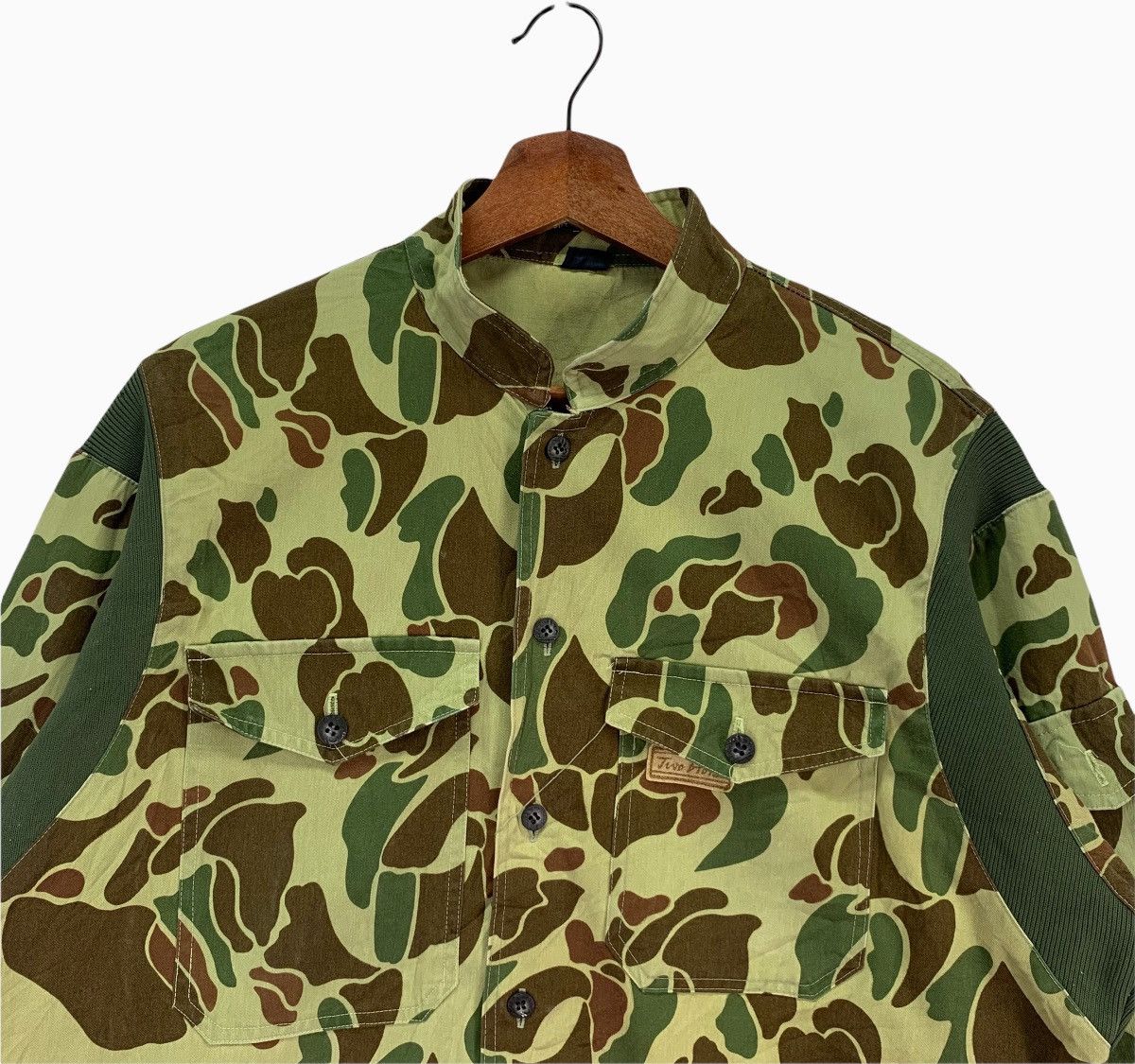 Vintage Vintage 90s Two Horse Camouflage Duck Jacket Size US L / EU 52-54 / 3 - 3 Thumbnail