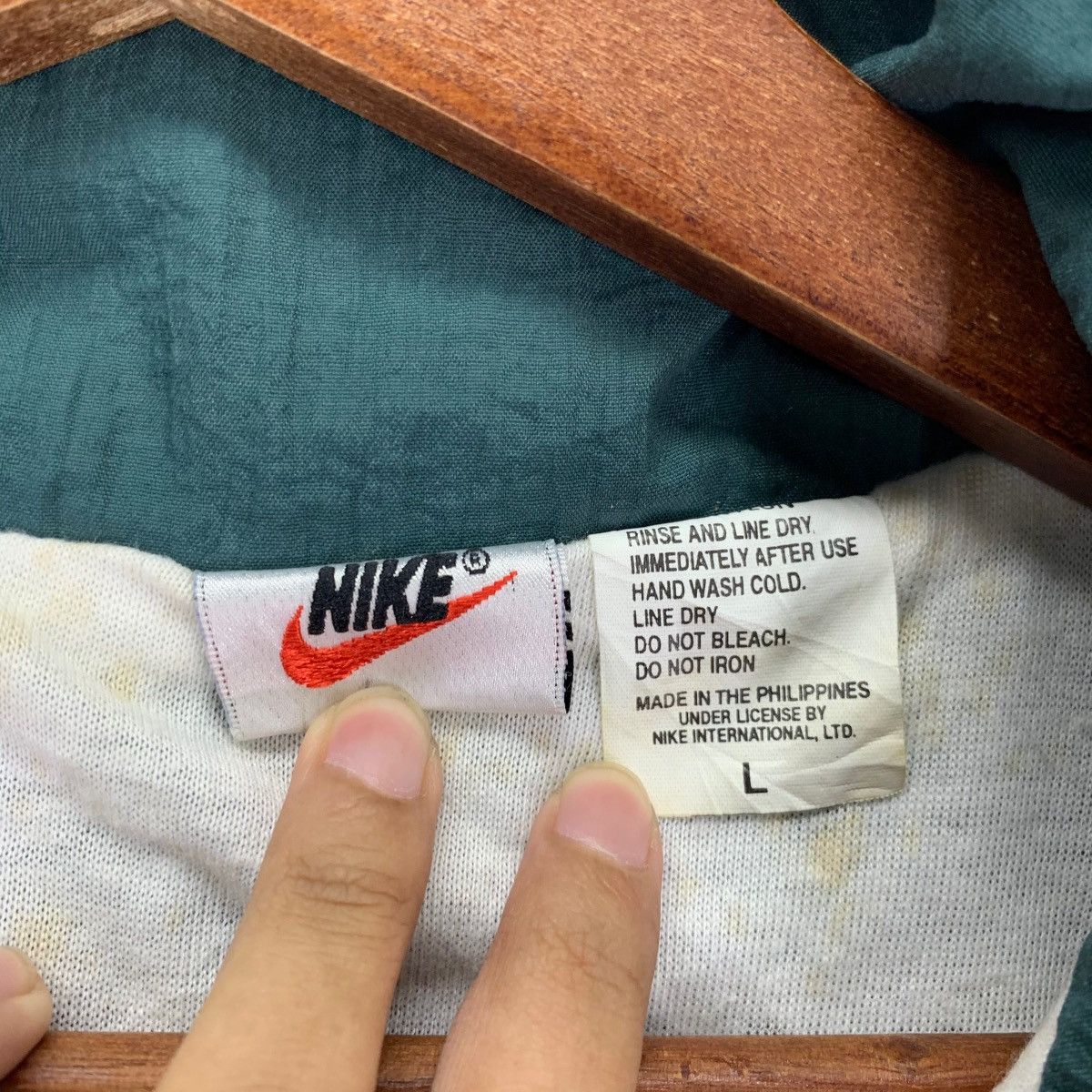 Nike × Vintage Vintage 90s Nike Swoosh Big Logo Nylon Jacket Size US L / EU 52-54 / 3 - 6 Thumbnail