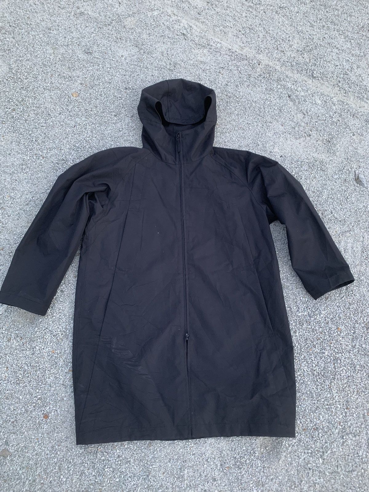 Uniqlo Uniqlo Raincoat Hoodie Jacket Size US M / EU 48-50 / 2 - 1 Thumbnail