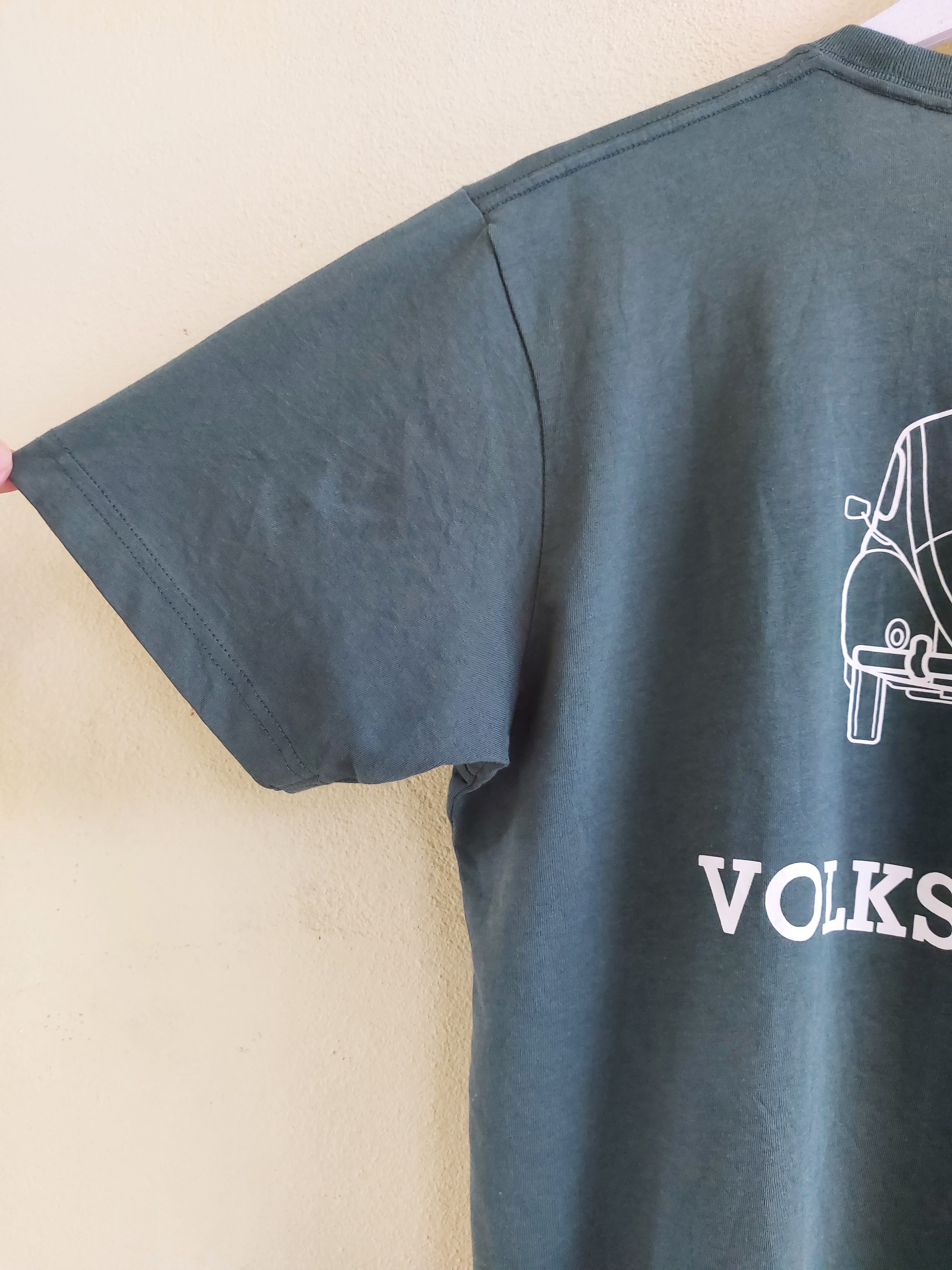 Uniqlo VOLKSWAGEN x UNIQLO tee Size US M / EU 48-50 / 2 - 7 Thumbnail