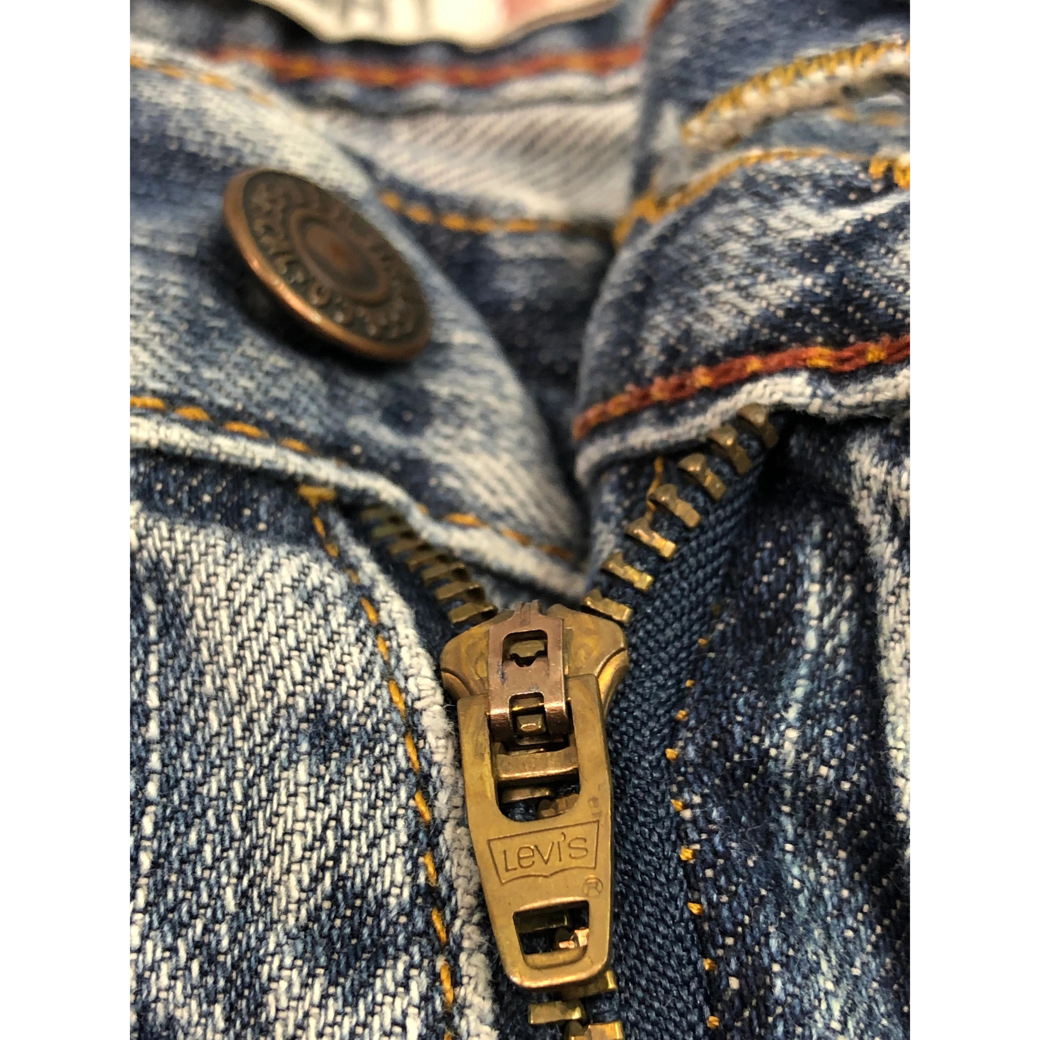 Levi's Vintage Levis 559 Lightwash Jeans DP0507 Size US 35 - 7 Thumbnail