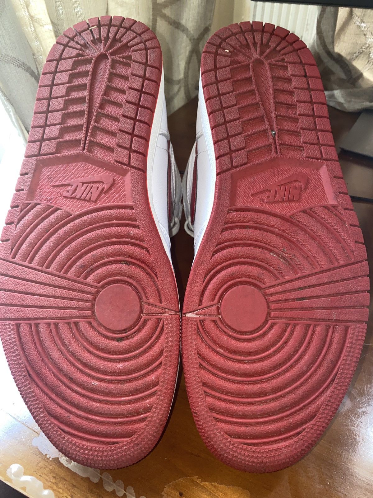 Air Jordan 1 Retro High OG Metallic Red 2017