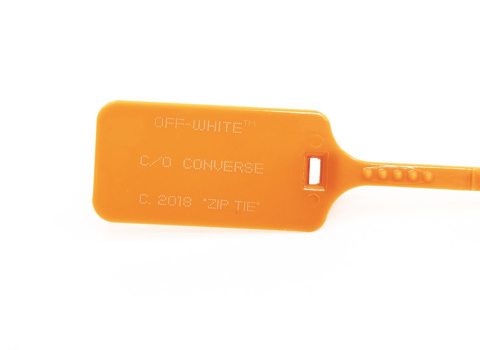Off white 2025 converse orange tag