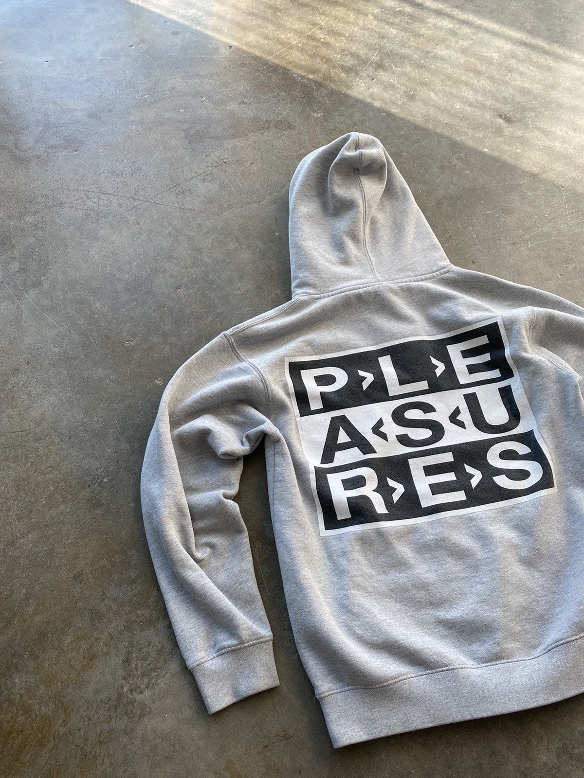 Pleasures Pleasures Sub Pop Records Grey Logo Hoodie Small ❄️ Gun 666 Size US S / EU 44-46 / 1 - 2 Thumbnail