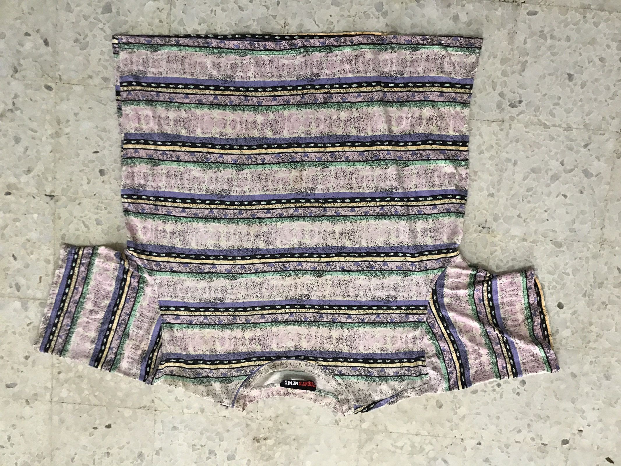 Vintage Vintage 90s Todays News Made in USA Border Striped t shirt Size US XL / EU 56 / 4 - 7 Thumbnail