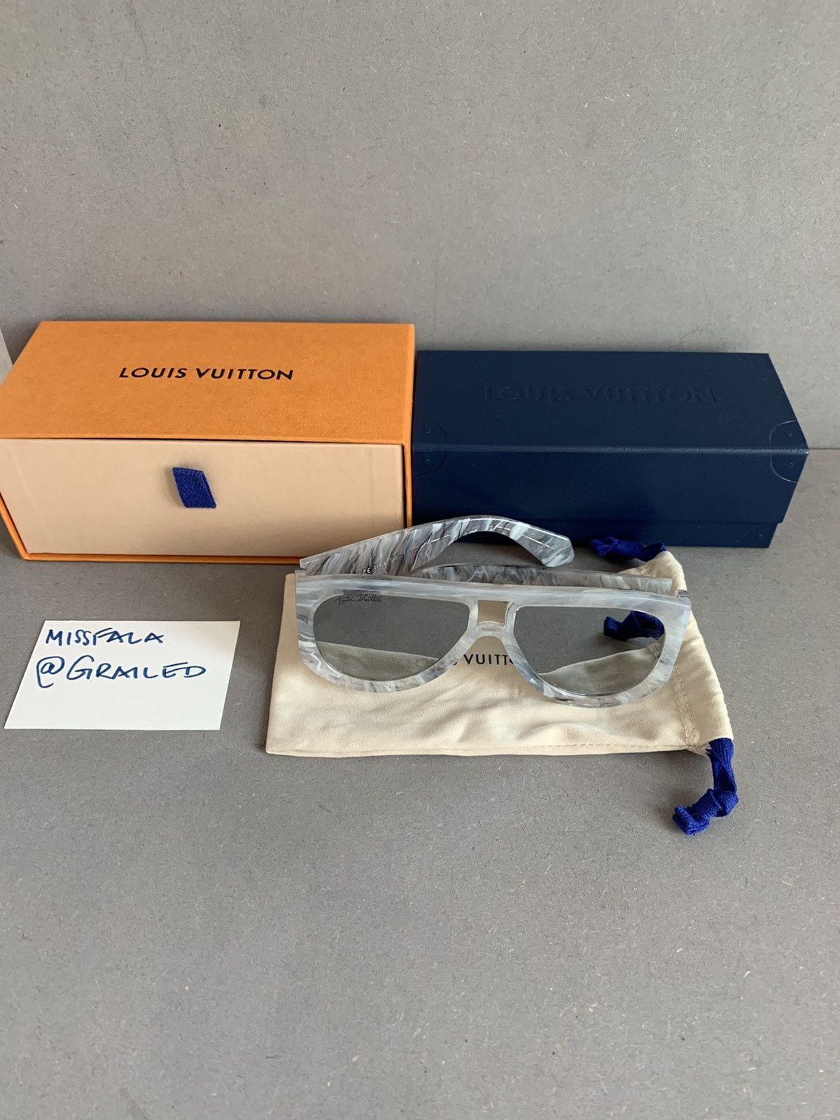 Louis Vuitton Louis Vuitton white silver marble Selby sunglasses Size ONE SIZE - 1 Thumbnail
