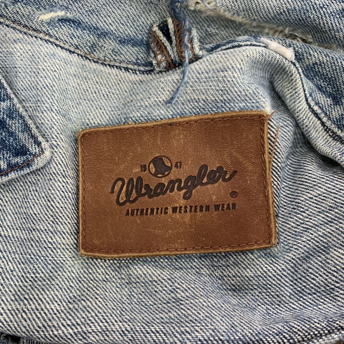 Wrangler Vintage Wrangler Distressed Trucker Denim Jacket Size US S / EU 44-46 / 1 - 8 Thumbnail