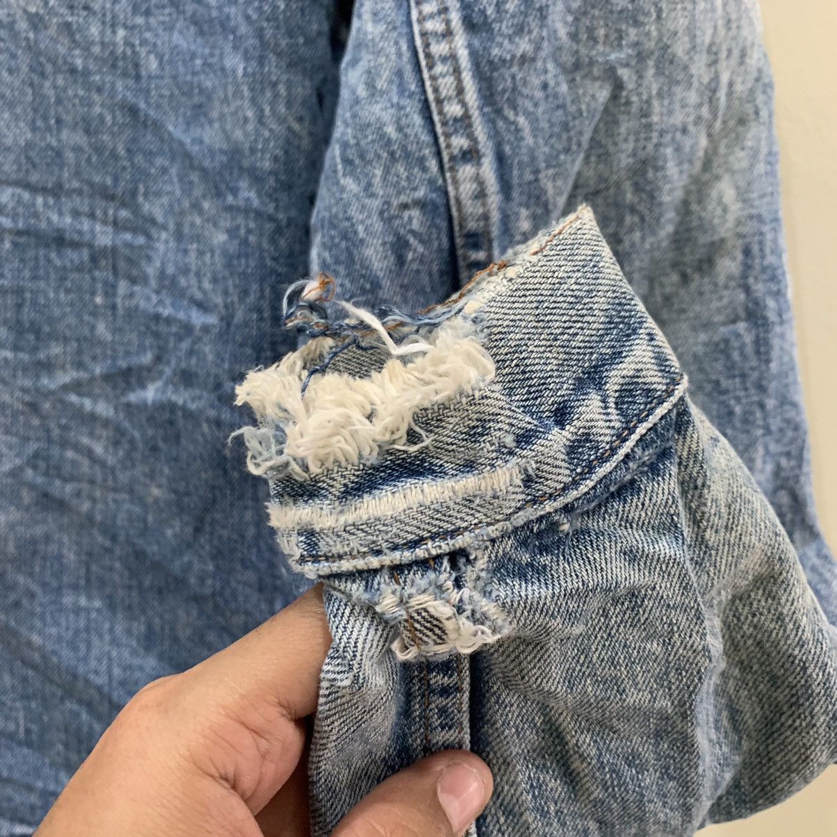 Wrangler Vintage Wrangler Distressed Trucker Denim Jacket Size US S / EU 44-46 / 1 - 12 Thumbnail