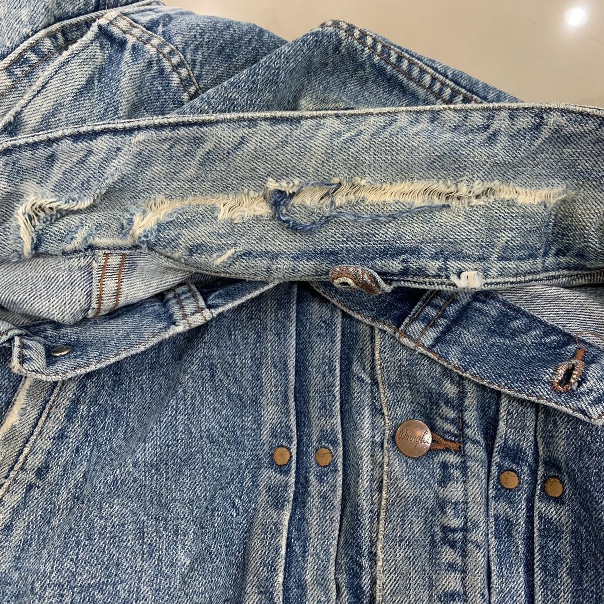 Wrangler Vintage Wrangler Distressed Trucker Denim Jacket Size US S / EU 44-46 / 1 - 11 Thumbnail