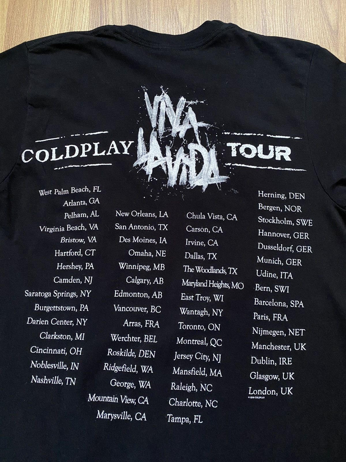Band Tees Coldplay Viva La Vida Tour 2009 T Shirt Tee Size S Size US S / EU 44-46 / 1 - 4 Thumbnail