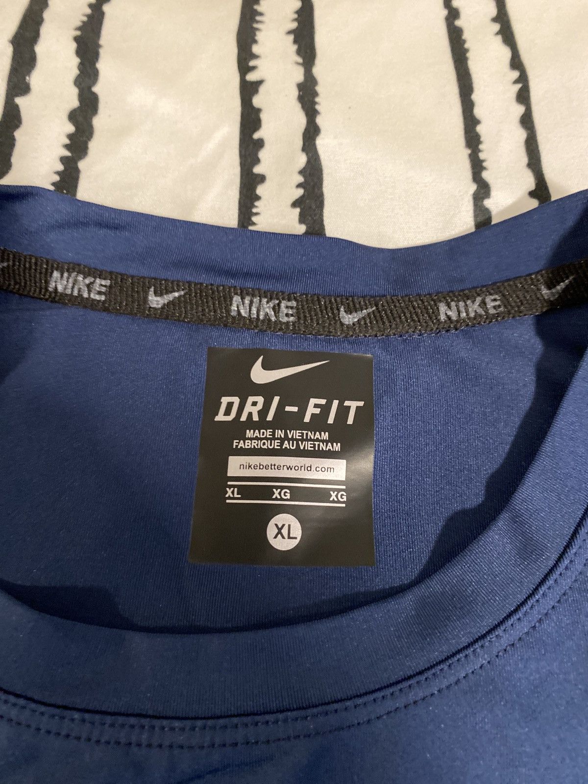 Nike Black Nike Dri Fit Tee Size US XL / EU 56 / 4 - 3 Thumbnail