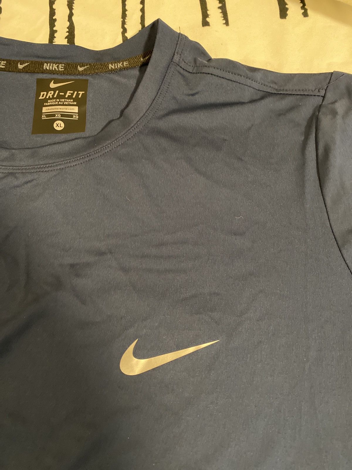Nike Black Nike Dri Fit Tee Size US XL / EU 56 / 4 - 4 Thumbnail