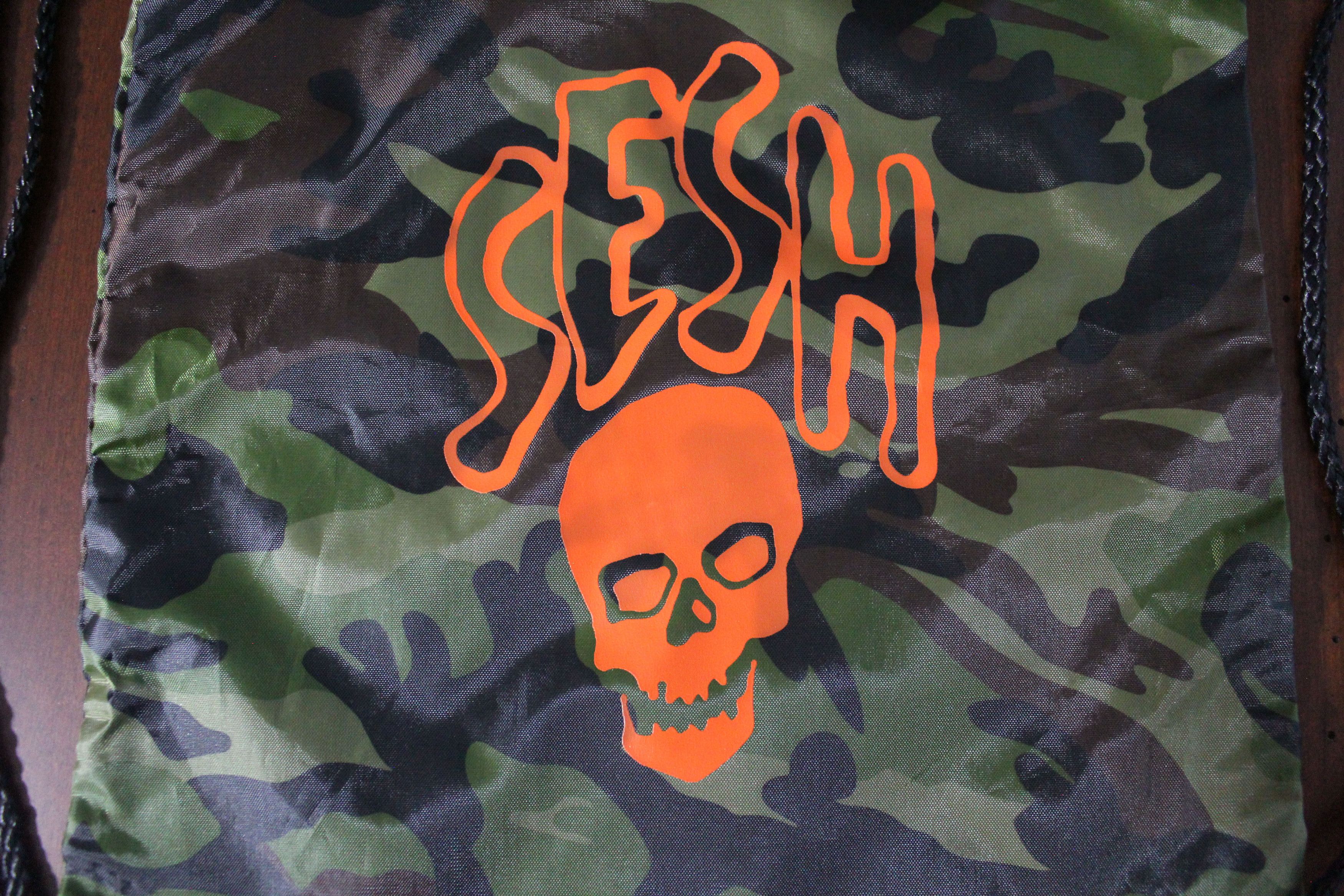 Bones × TeamSESH TeamSESH Camouflage Drawstring Bag with Skull Logo Print Size ONE SIZE - 3 Thumbnail