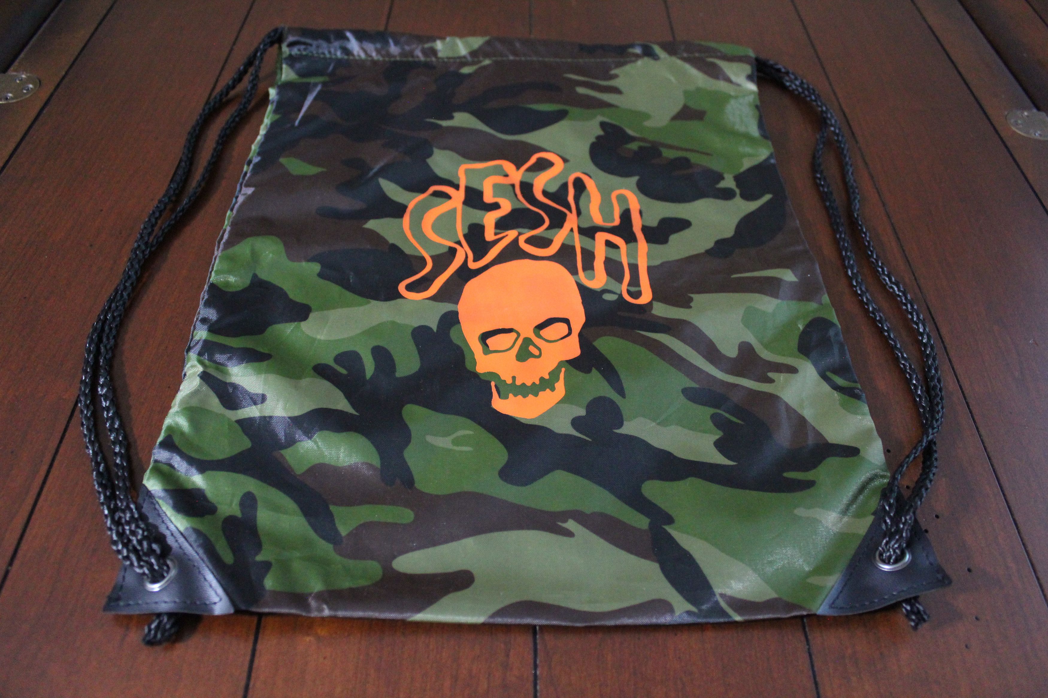 Bones × TeamSESH TeamSESH Camouflage Drawstring Bag with Skull Logo Print Size ONE SIZE - 1 Thumbnail