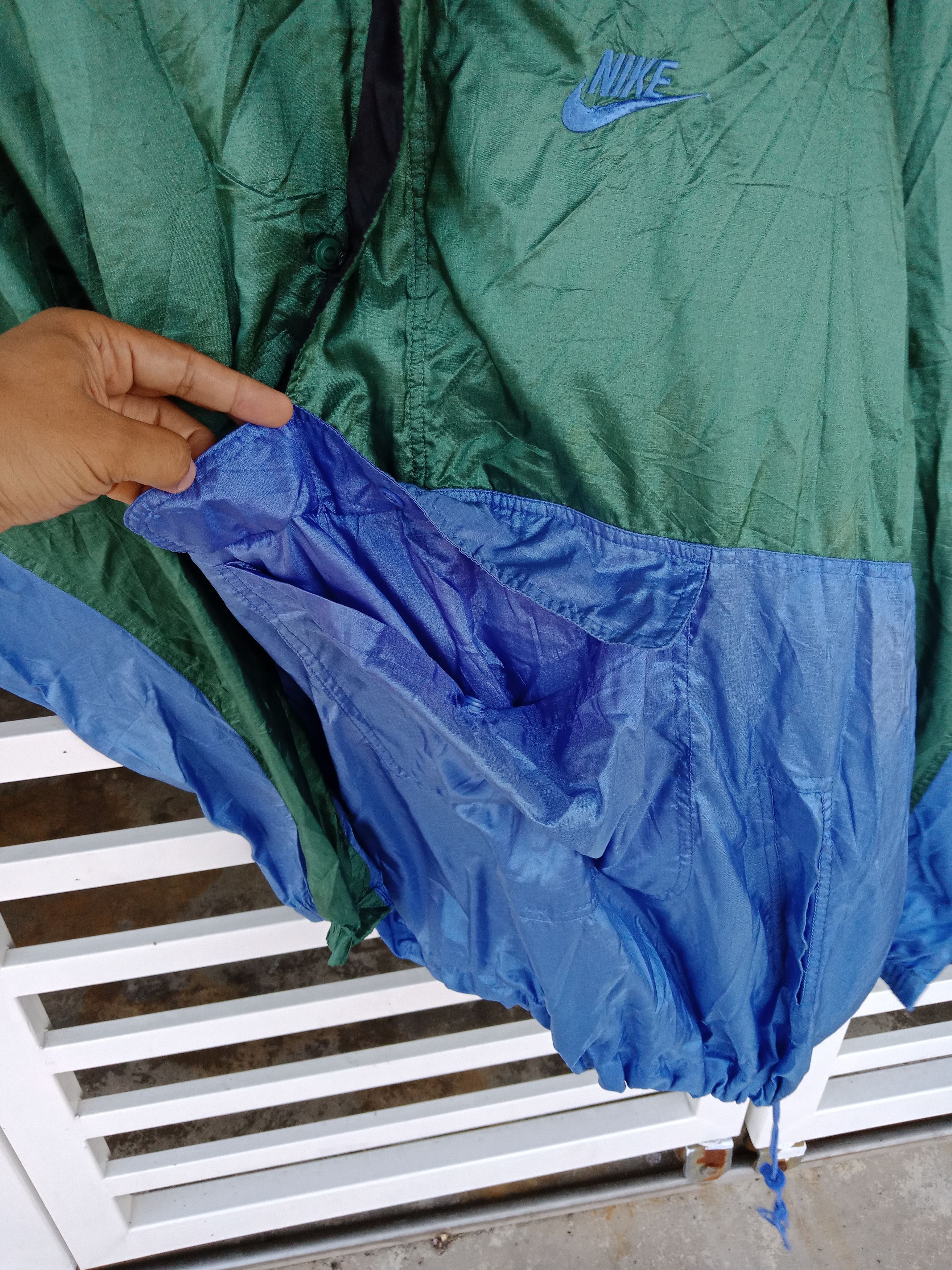 Nike Nike Tri-Tones Windbreaker Size US XL / EU 56 / 4 - 5 Thumbnail