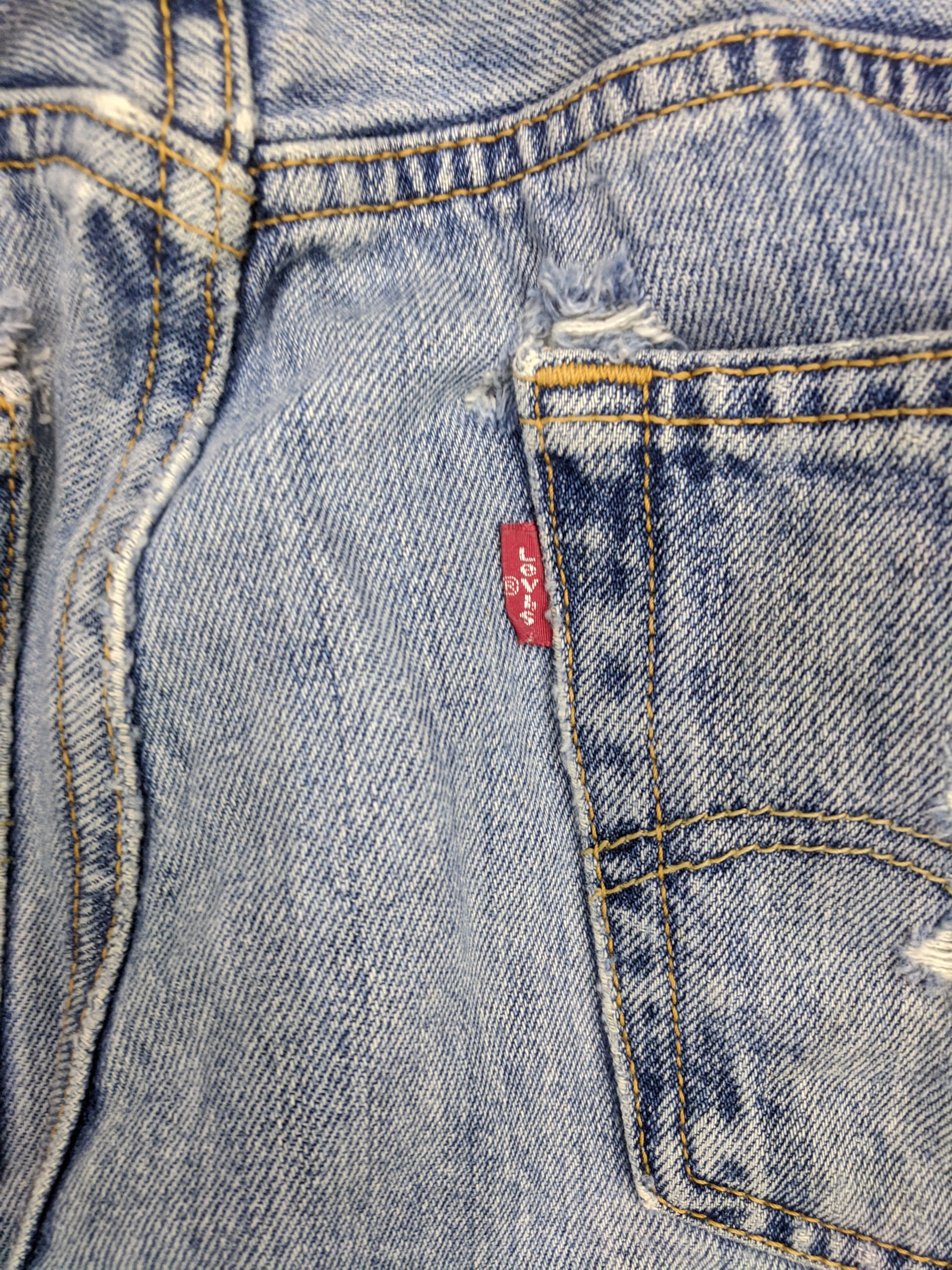 Levi's Vintage Levis 501 Jeans DP0677 Size US 35 - 18 Thumbnail