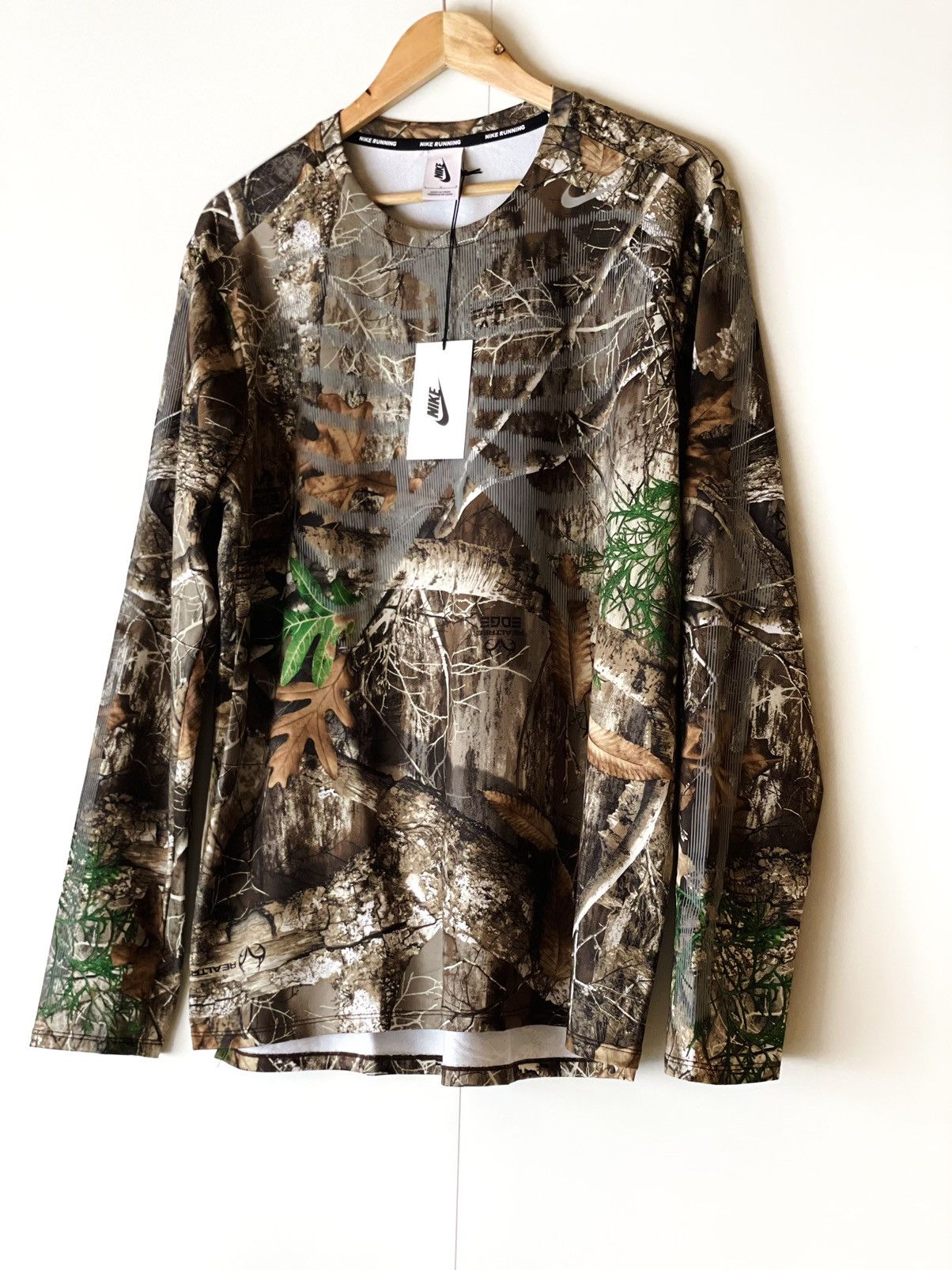 NIKE NRG Real Tree SKELETON LONG SLEEVE Reflective TOP, selling Size Large.