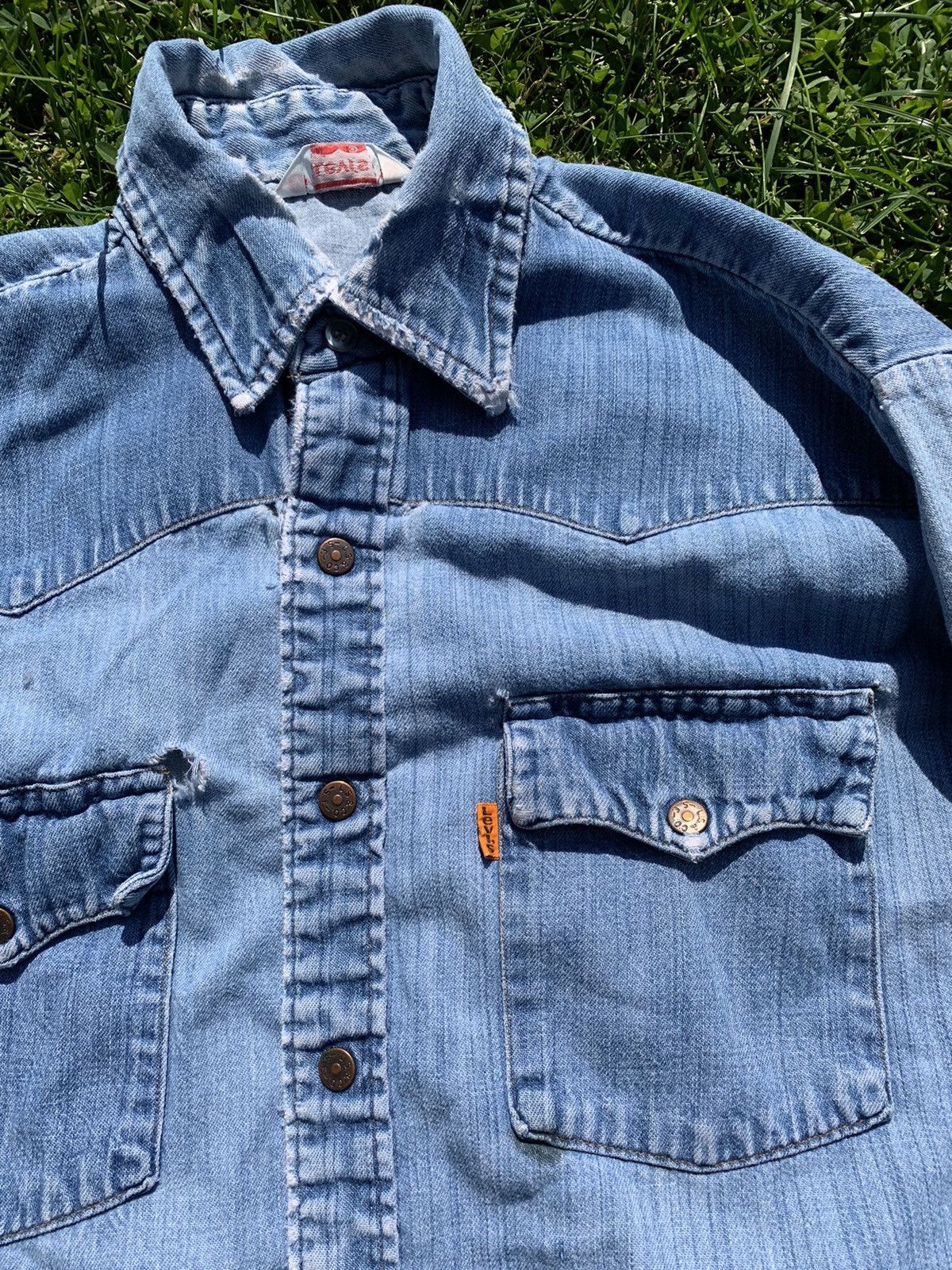 Levi's × Levi's Vintage Clothing × Vintage Vintage Orange Tab Snap Button Levis Denim Chambray Shirt Size US M / EU 48-50 / 2 - 3 Thumbnail