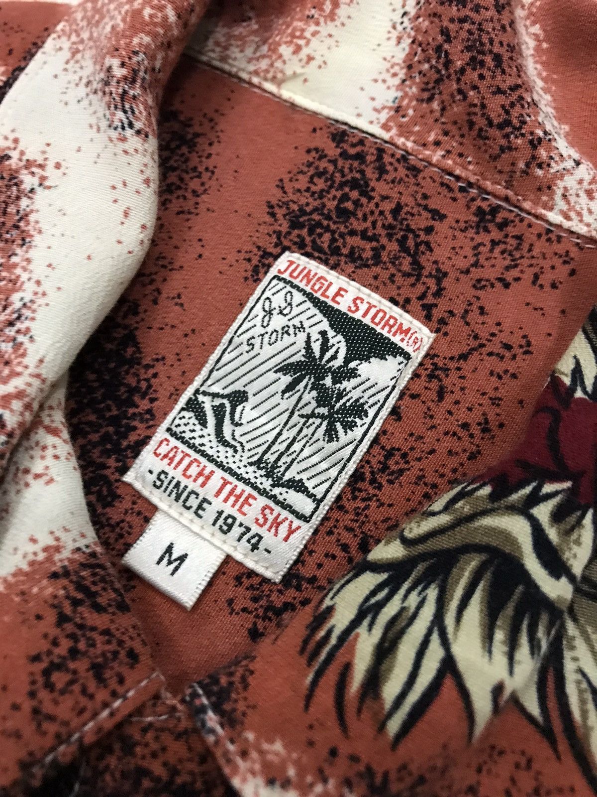 Japanese Brand EUC 100% RAYON DRAGON MOTIVE HAWAIIAN SHIRT YAKUZA JAPAN Size US M / EU 48-50 / 2 - 5 Thumbnail
