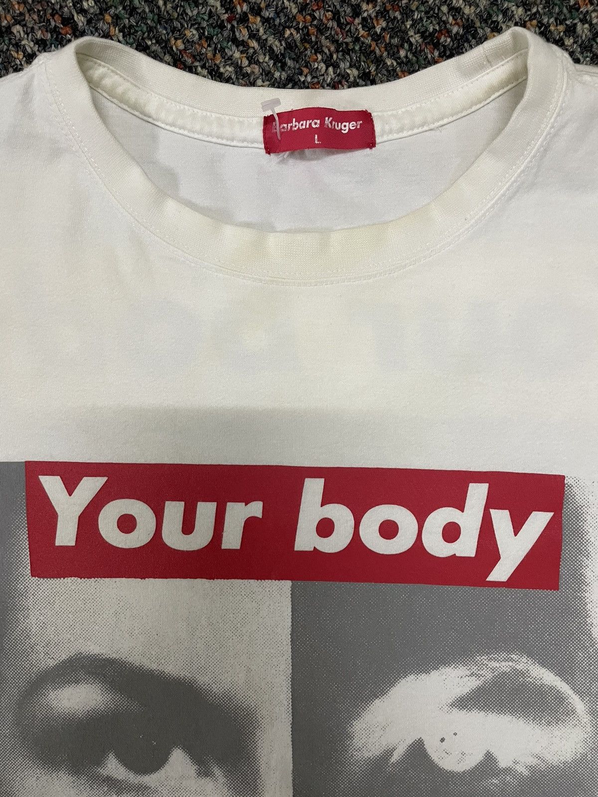 Barbara Kruger × Uniqlo Vintage Barbara Kruger Your Body Is A Battleground Tee Size US L / EU 52-54 / 3 - 5 Thumbnail