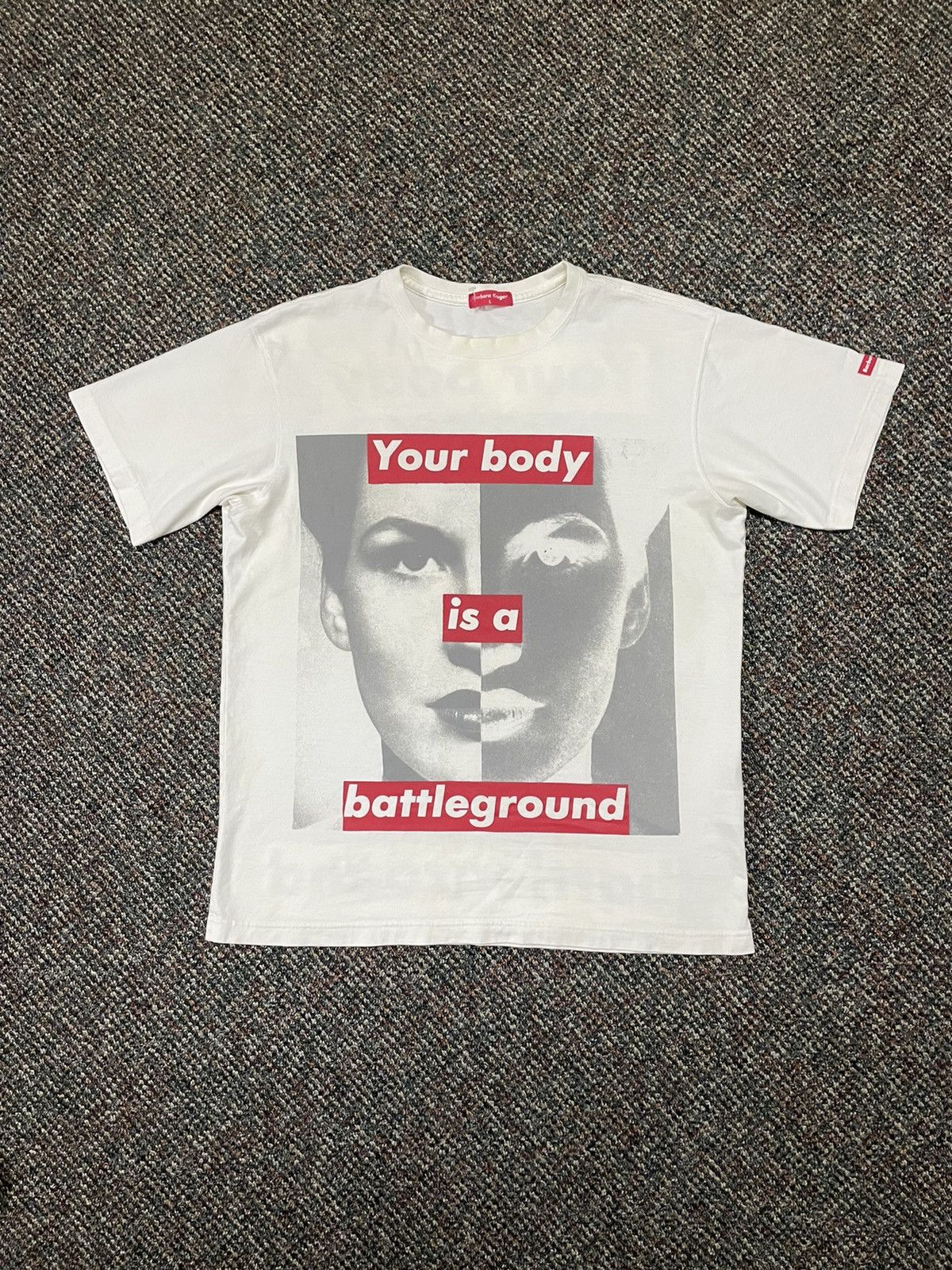 Barbara Kruger × Uniqlo Vintage Barbara Kruger Your Body Is A Battleground Tee Size US L / EU 52-54 / 3 - 3 Thumbnail
