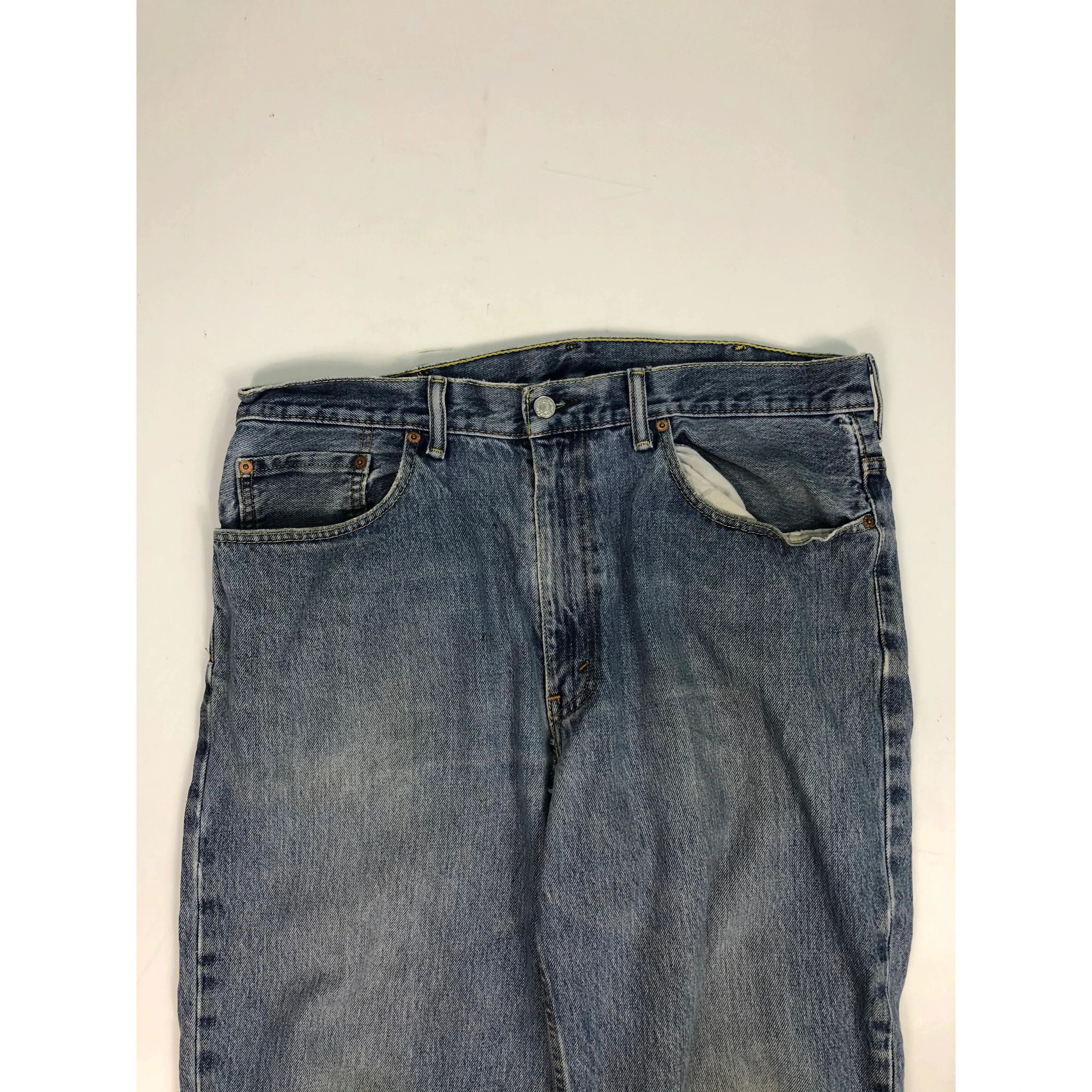 Levi's Vintage Levis 550 Relaxed Fit Faded Denim Distressed DP0081 Size US 38 / EU 54 - 2 Thumbnail