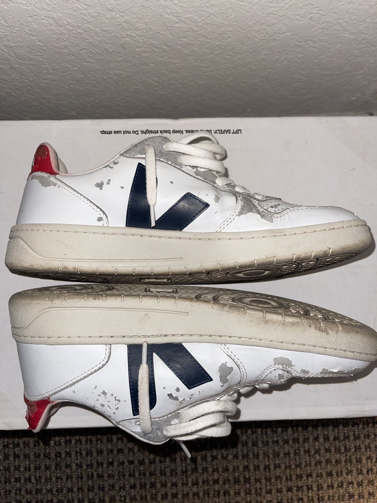 Veja Veja V10 sneaker shredded Size US 10.5 / EU 43-44 - 2 Thumbnail