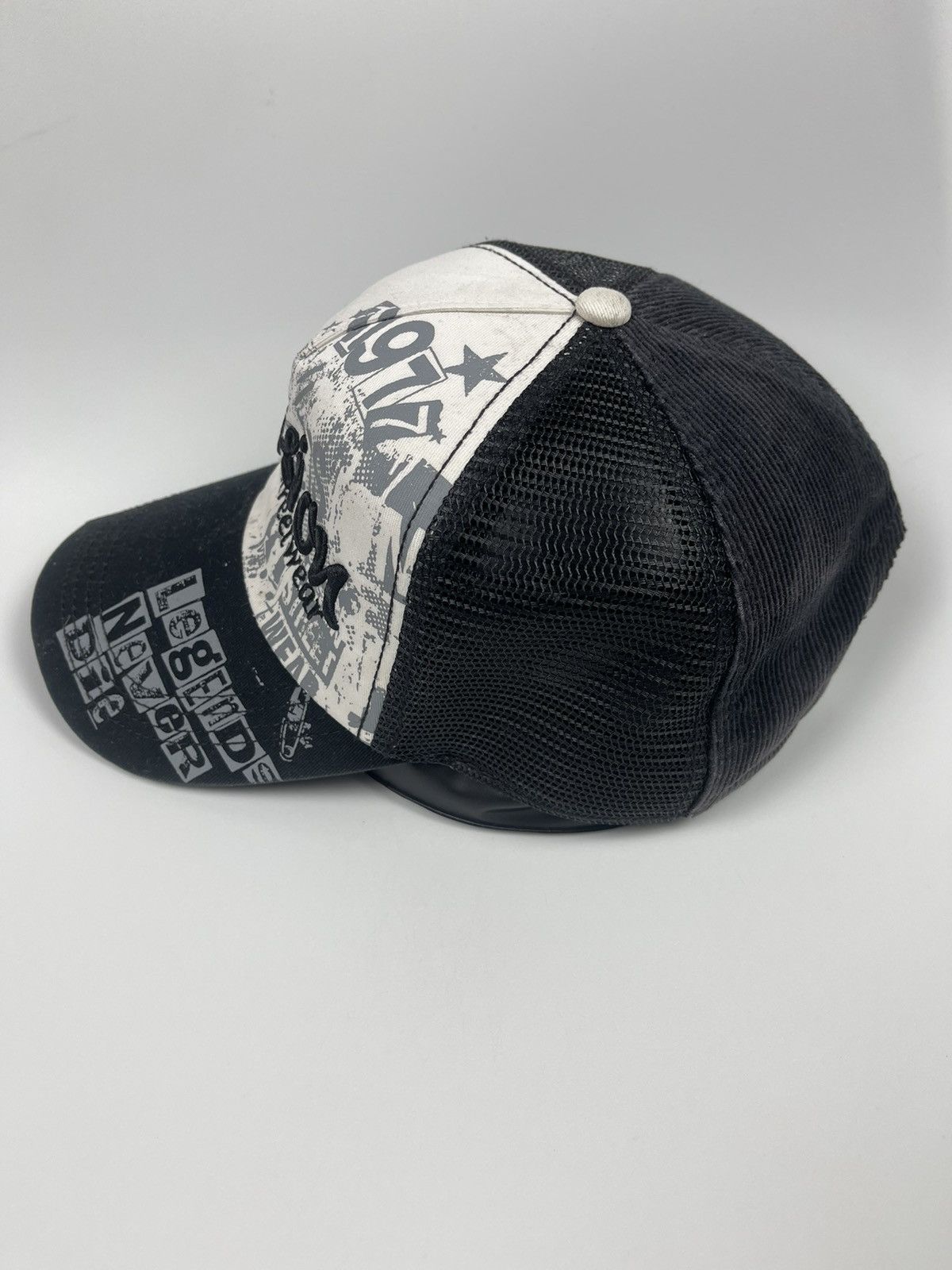 Vision Streetwear Vision Street wear lagends Never Die Half Trucker Hat Size ONE SIZE - 5 Thumbnail