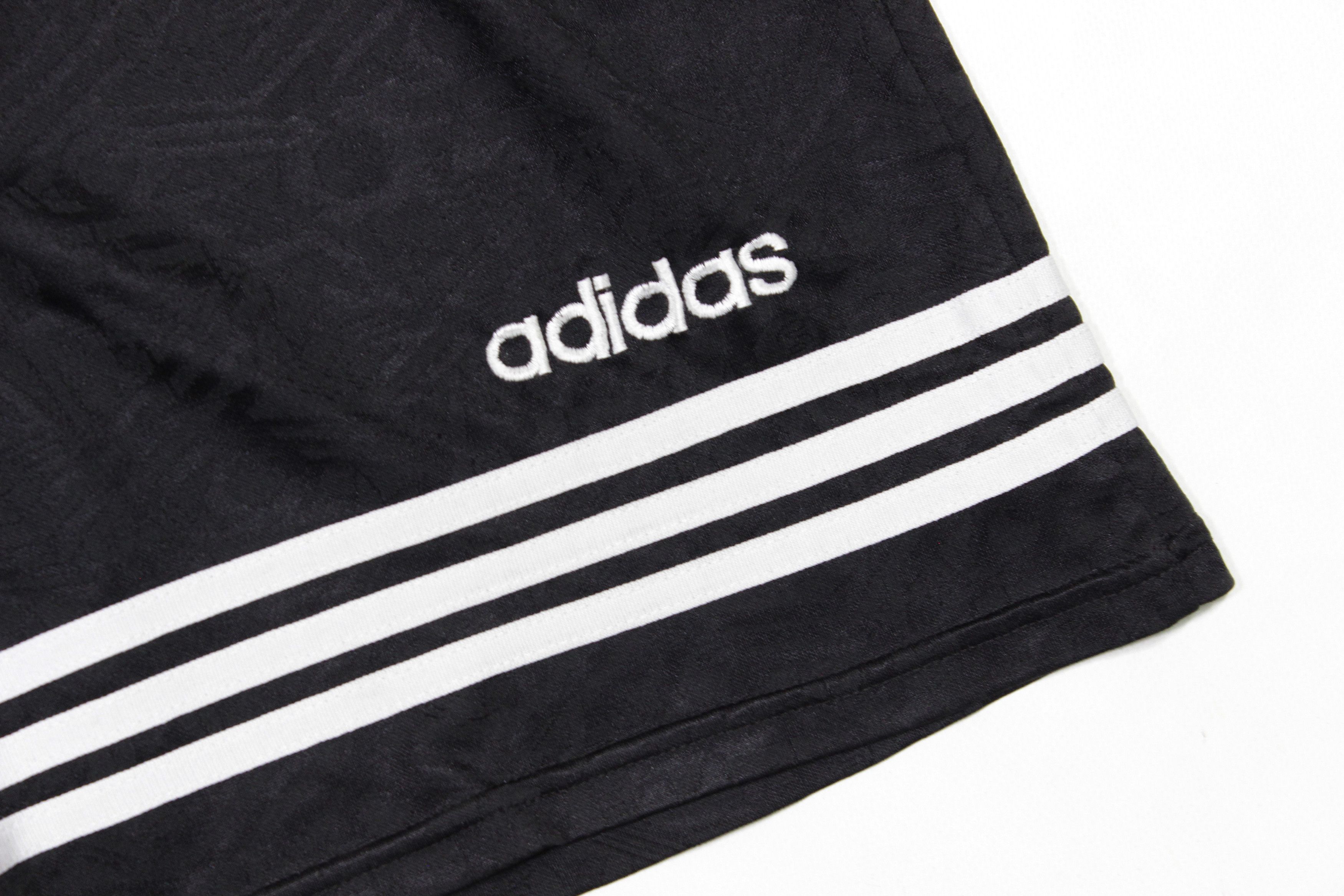 Adidas 90S Logo Monogram Football Shorts L Size Made in UK Size US 34 / EU 50 - 3 Thumbnail
