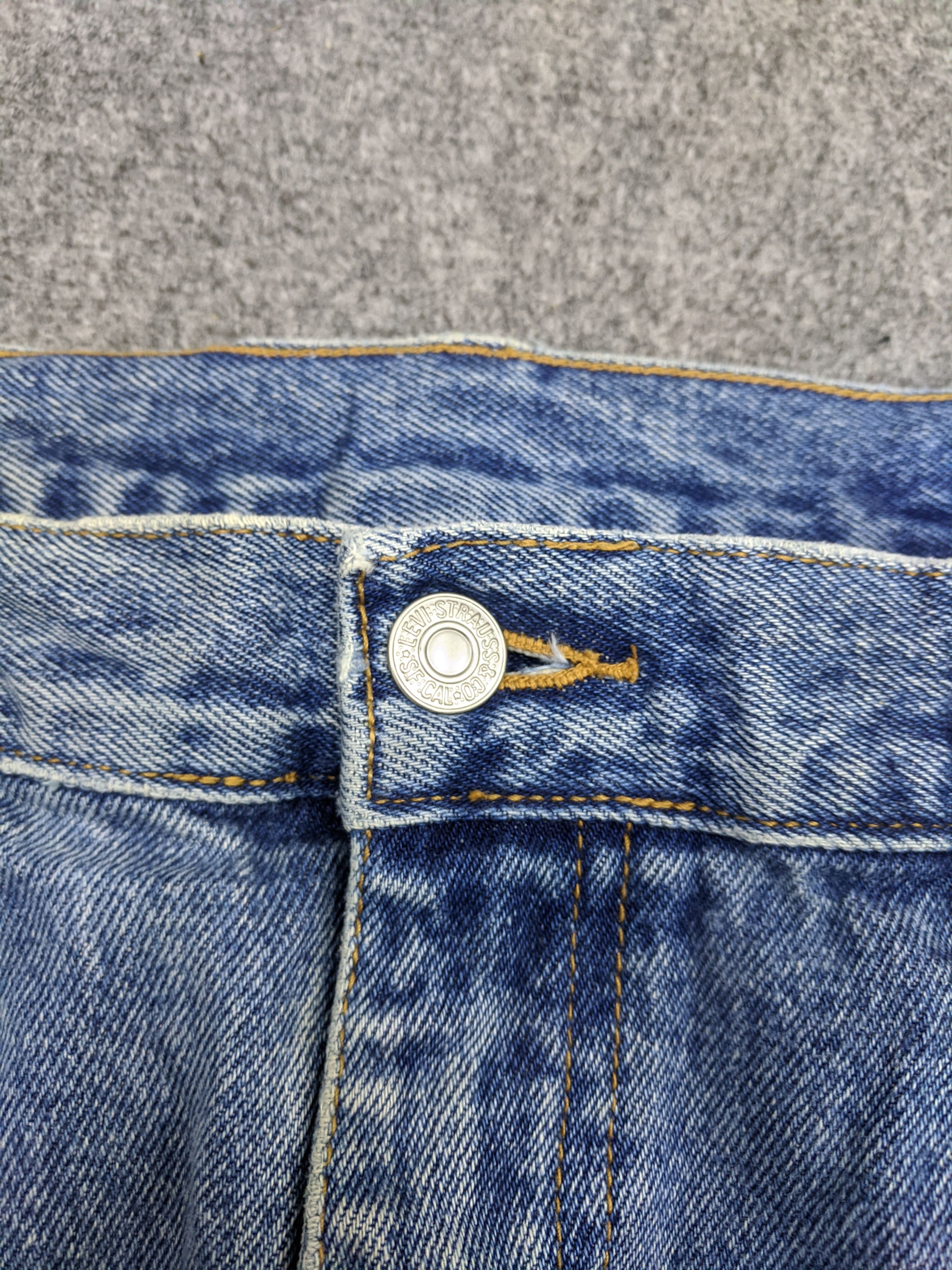Levi's Vintage Levis 550 Jeans Lightwash DP0768 Size US 39 - 10 Thumbnail