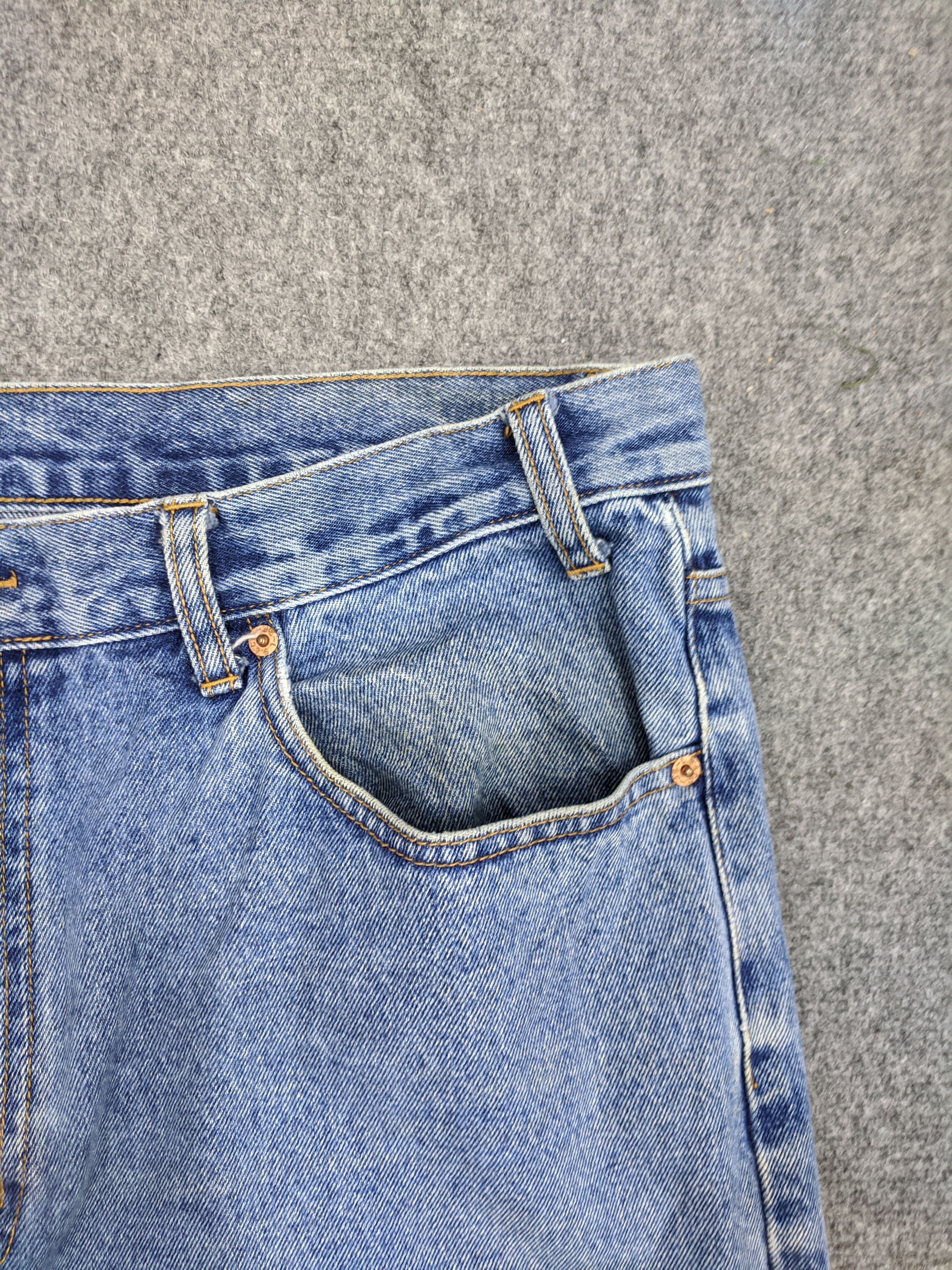 Levi's Vintage Levis 550 Jeans Lightwash DP0768 Size US 39 - 8 Thumbnail