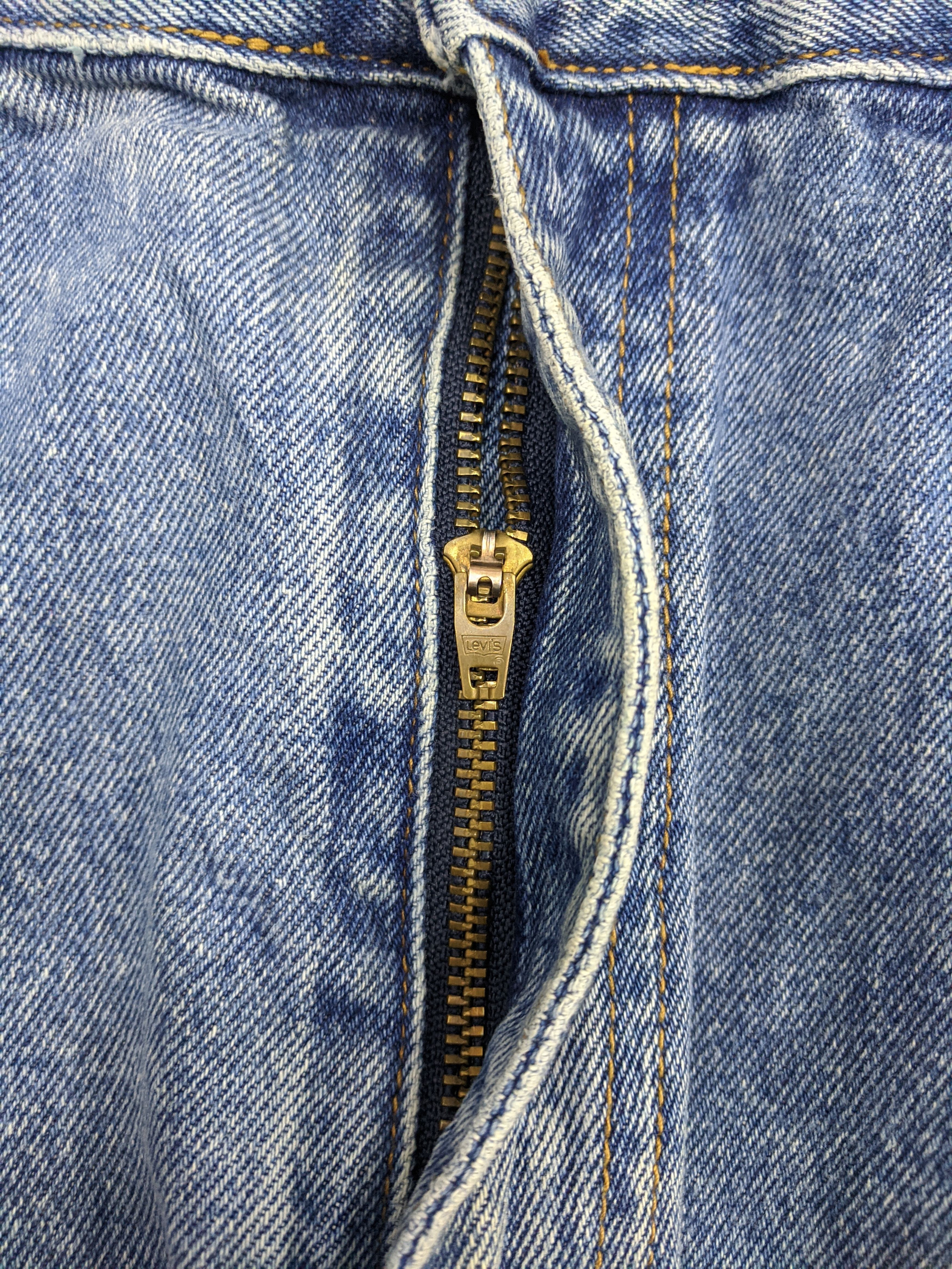 Levi's Vintage Levis 550 Jeans Lightwash DP0768 Size US 39 - 11 Thumbnail