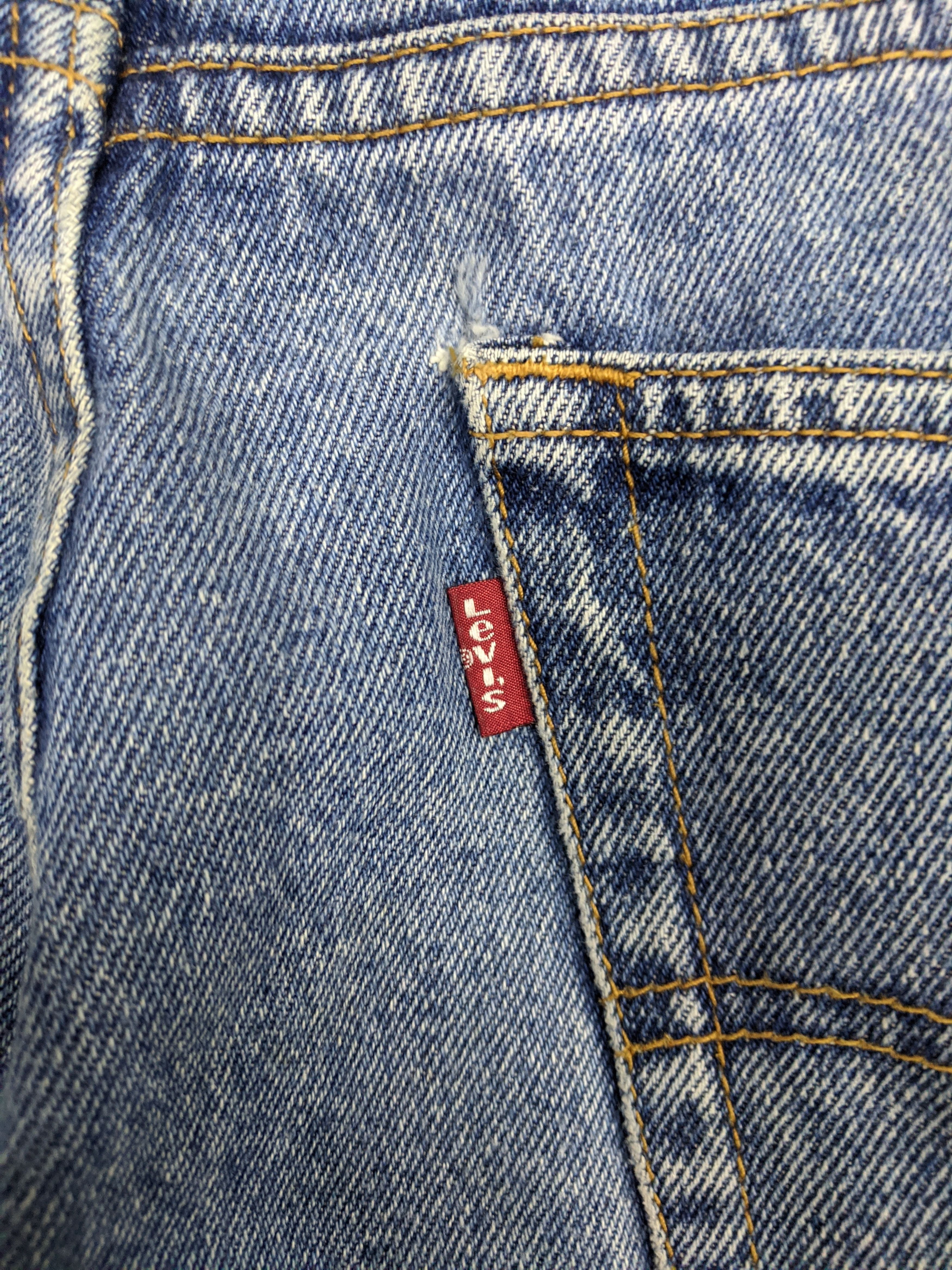 Levi's Vintage Levis 550 Jeans Lightwash DP0768 Size US 39 - 7 Thumbnail
