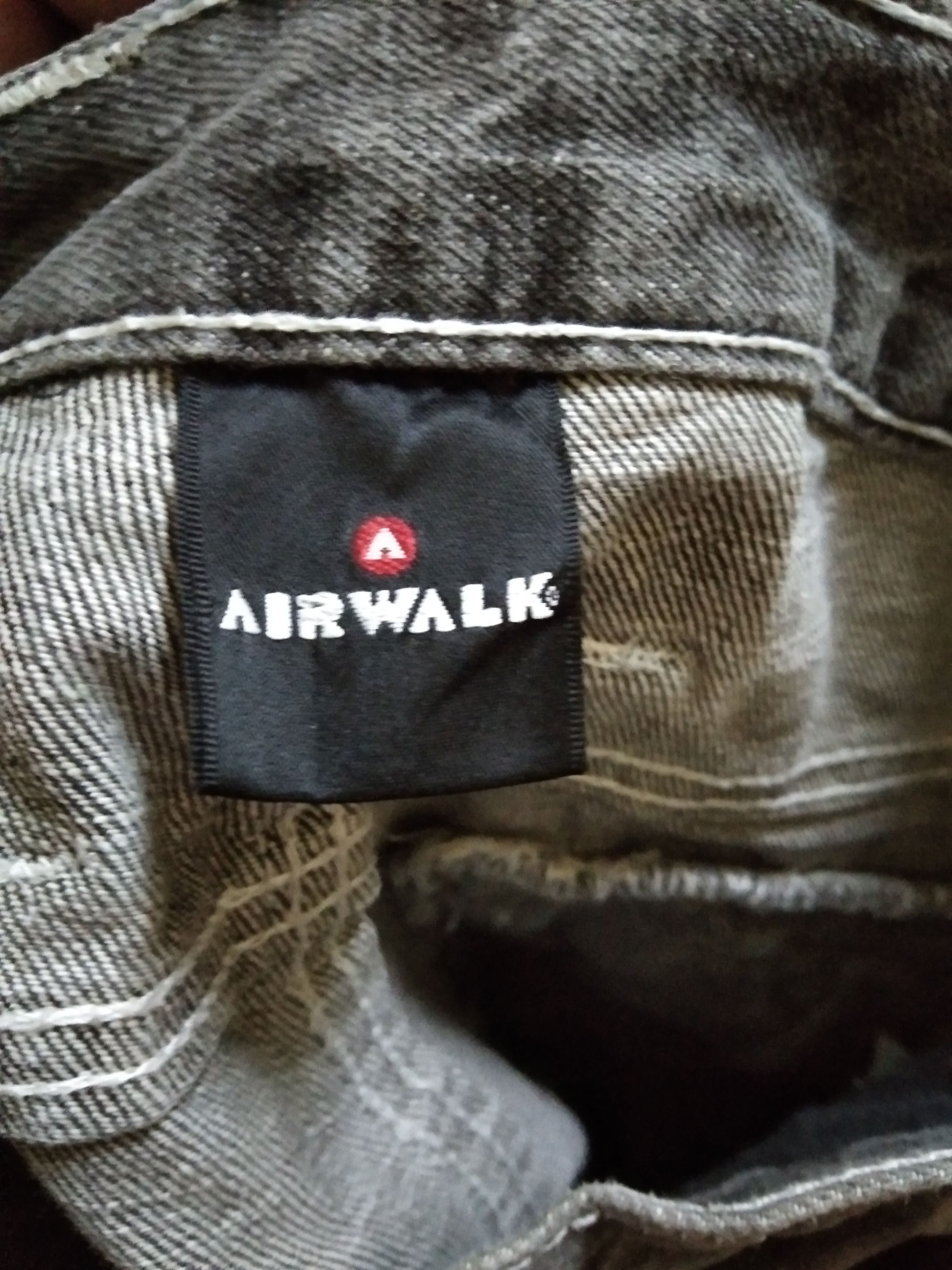 Airwalk × Japanese Brand 🔥CHRISTMAS SALES🔥Airwalk Denim Shortpant Size US 33 - 13 Thumbnail
