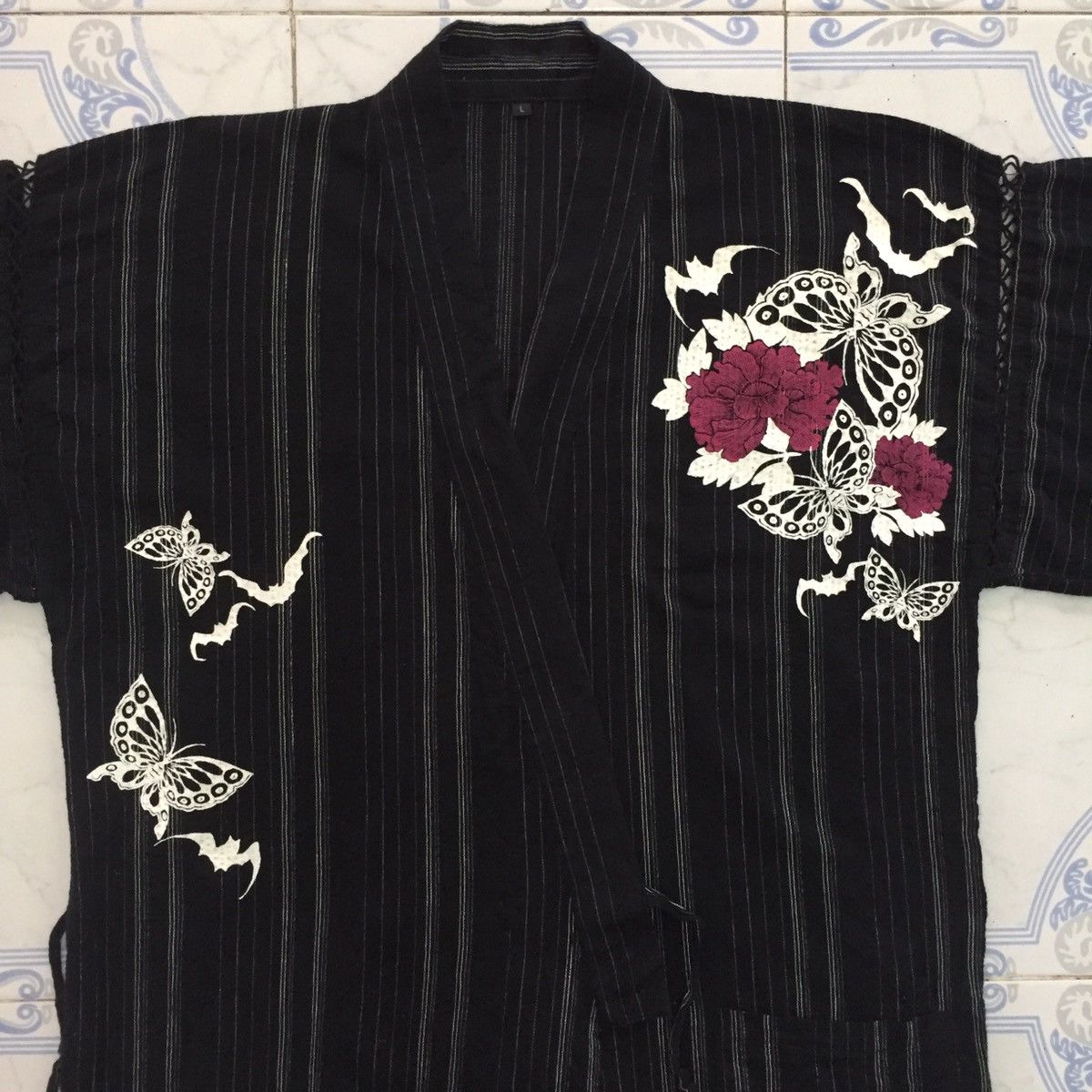 Japanese Brand Kimono Bat Butterflies Flowers Printed Size US L / EU 52-54 / 3 - 5 Thumbnail
