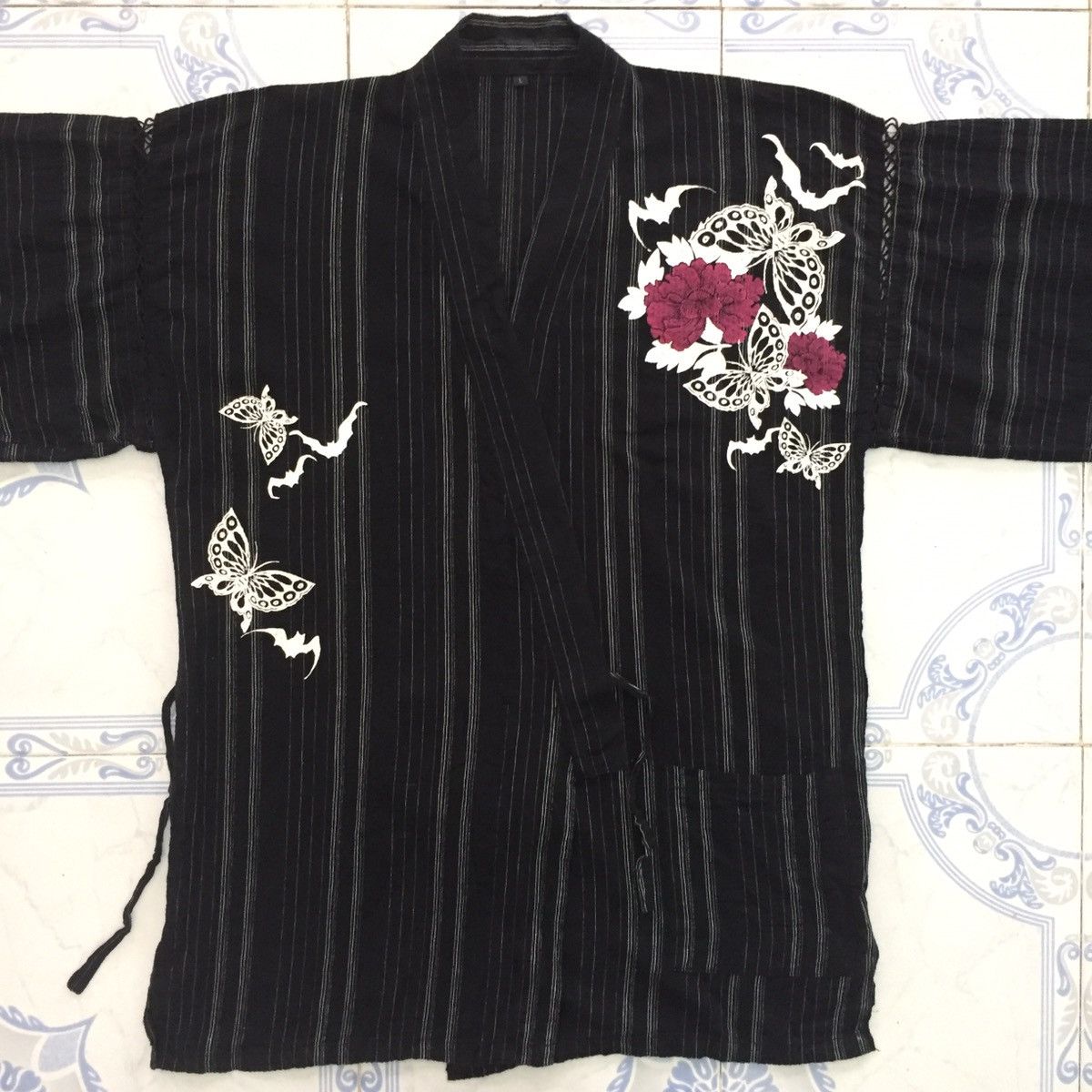 Japanese Brand Kimono Bat Butterflies Flowers Printed Size US L / EU 52-54 / 3 - 2 Thumbnail