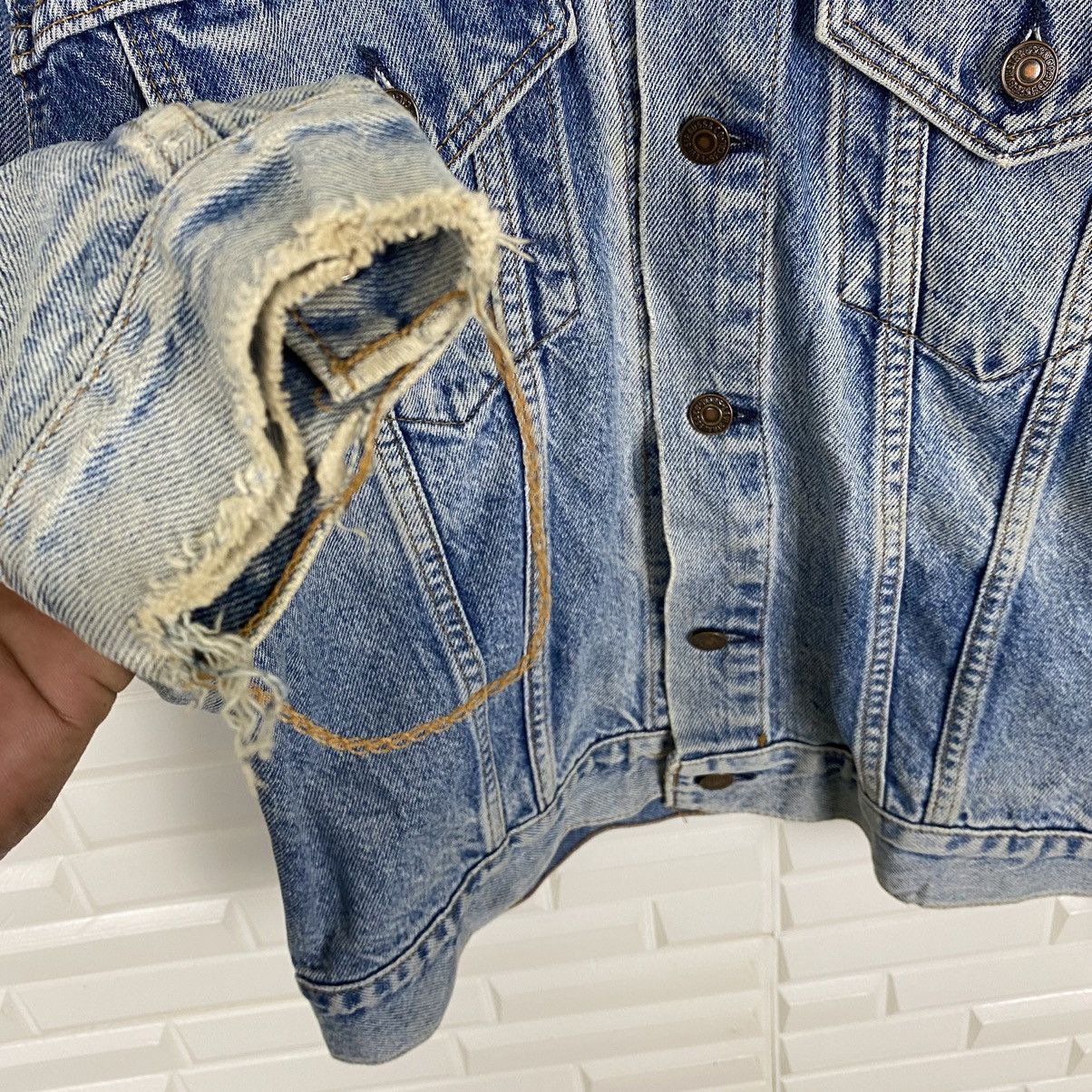 Levi's ☀️70505-0217 DISTRESSED LEVIS TRUCKER JACKET Size US M / EU 48-50 / 2 - 7 Thumbnail