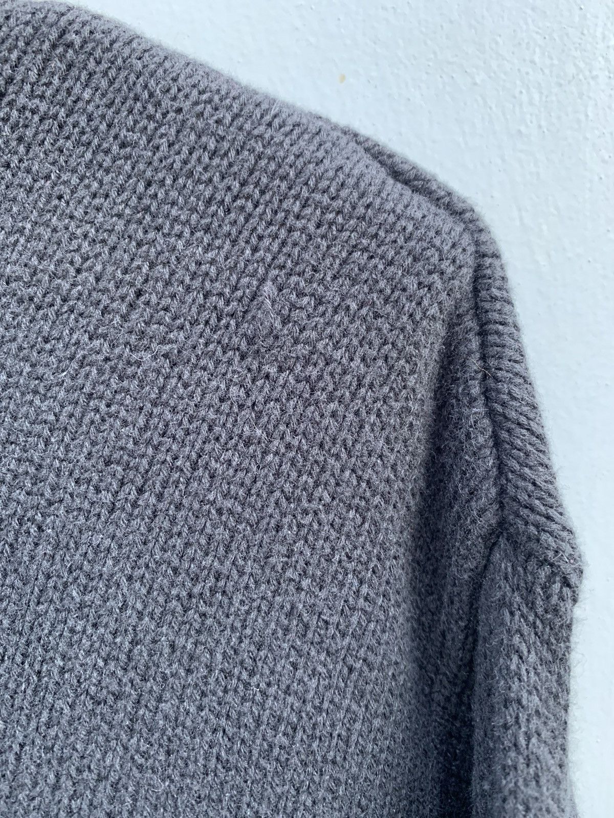 Tommy Hilfiger × Vintage Vintage Tommy Hilfiger Big Logo Embroider Sweater SZ XL Size US XL / EU 56 / 4 - 3 Thumbnail