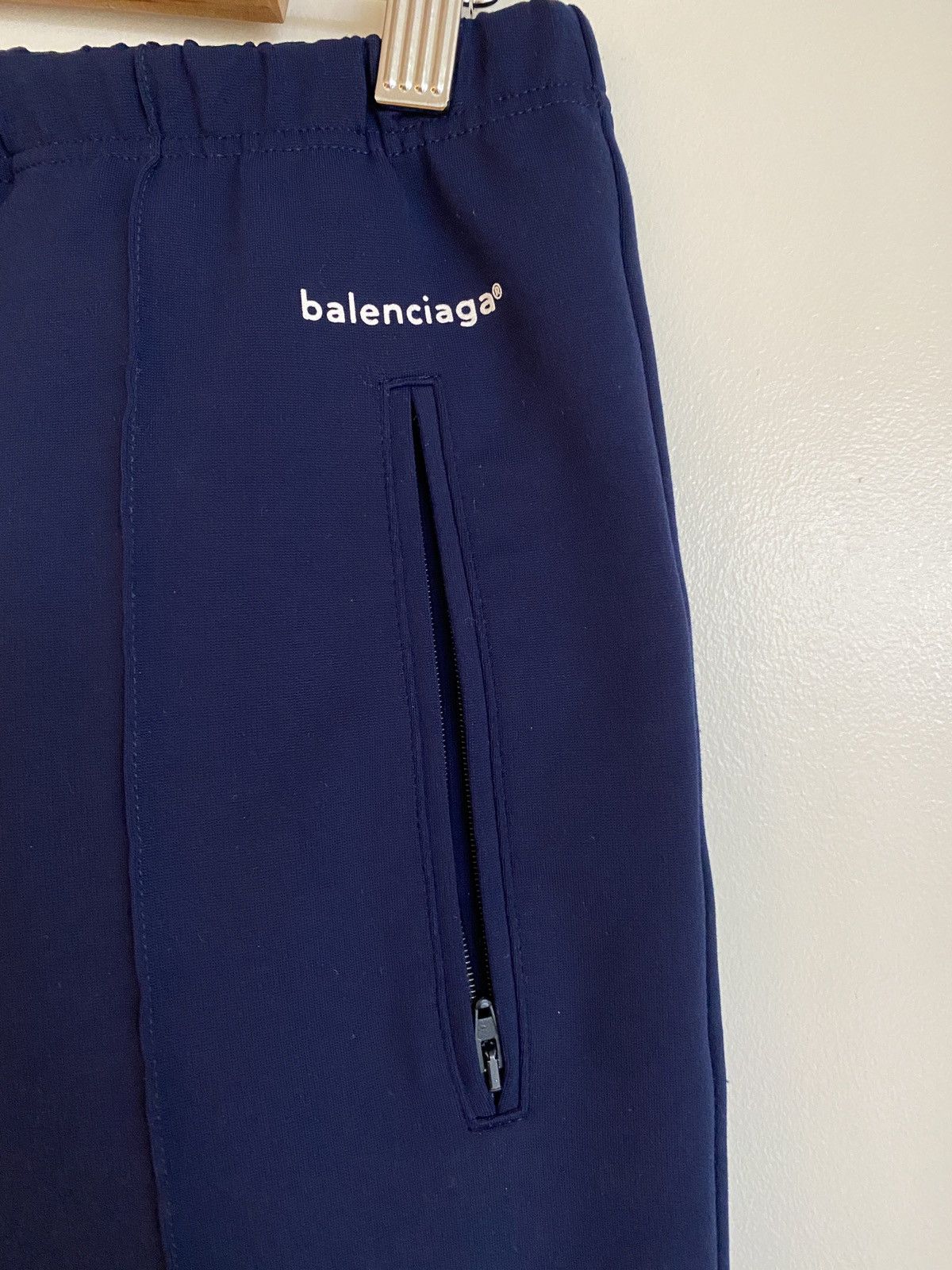 Balenciaga Balenciaga navy fitted track pants w/ zipper detailing Size US 30 / EU 46 - 2 Thumbnail