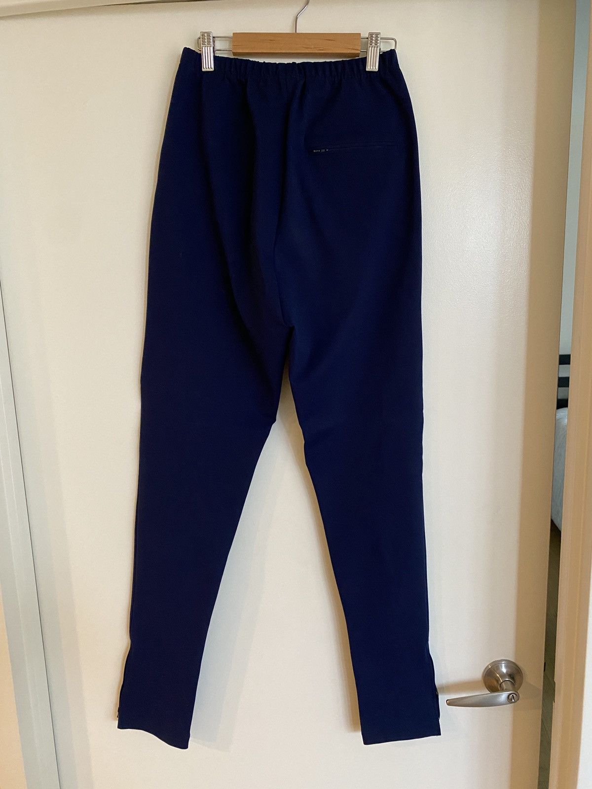 Balenciaga Balenciaga navy fitted track pants w/ zipper detailing Size US 30 / EU 46 - 6 Thumbnail