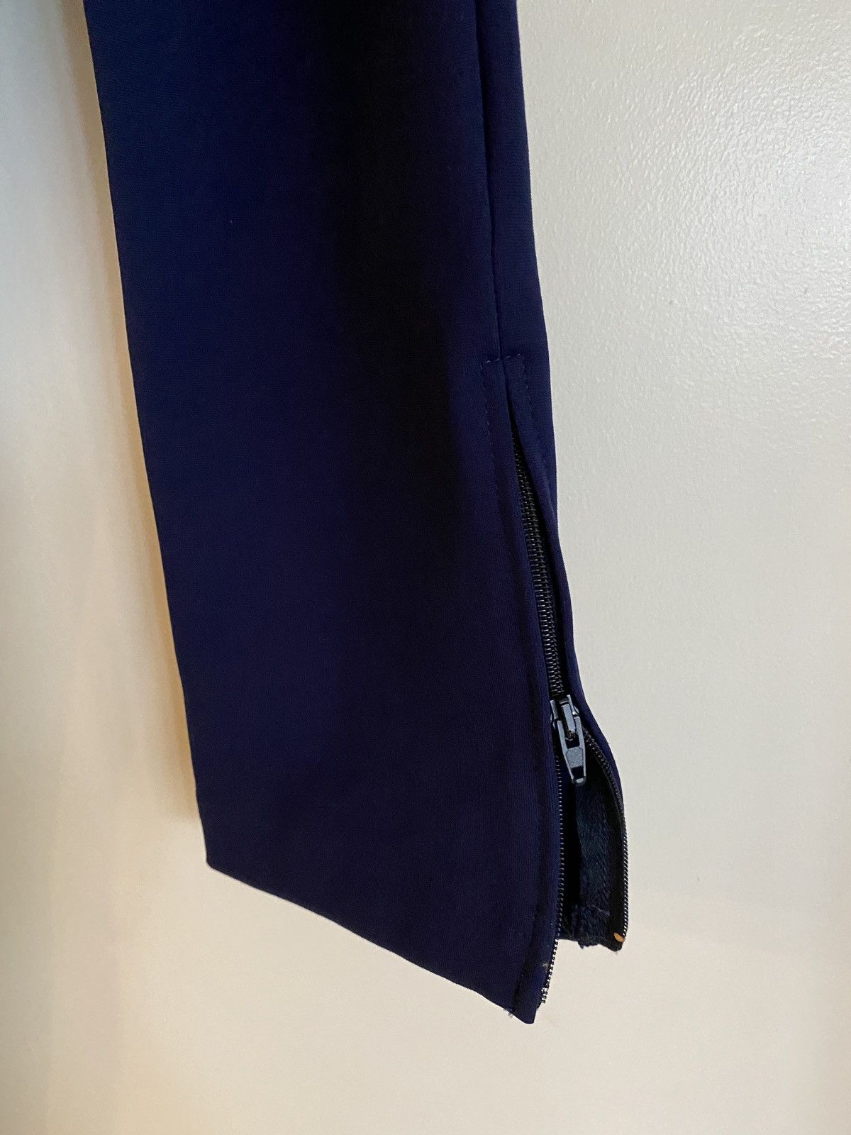 Balenciaga Balenciaga navy fitted track pants w/ zipper detailing Size US 30 / EU 46 - 5 Thumbnail