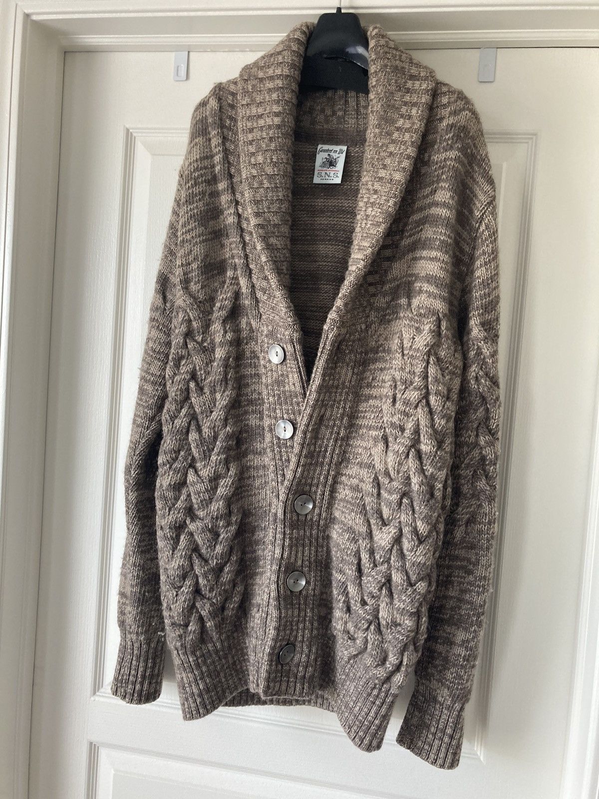 S.N.S. Herning Long cardigan cable knit Size US S / EU 44-46 / 1 - 4 Thumbnail