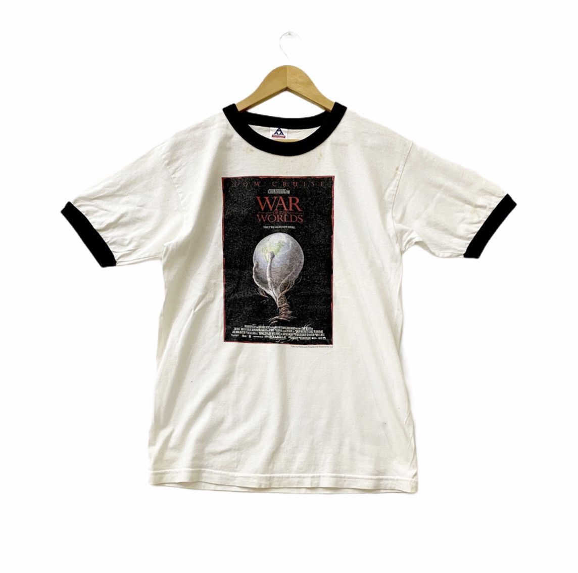 Band Tees × Vintage vintage 2005 WAR OF THE WORLDS ring ringer rare t-shirts Size US M / EU 48-50 / 2 - 1 Thumbnail